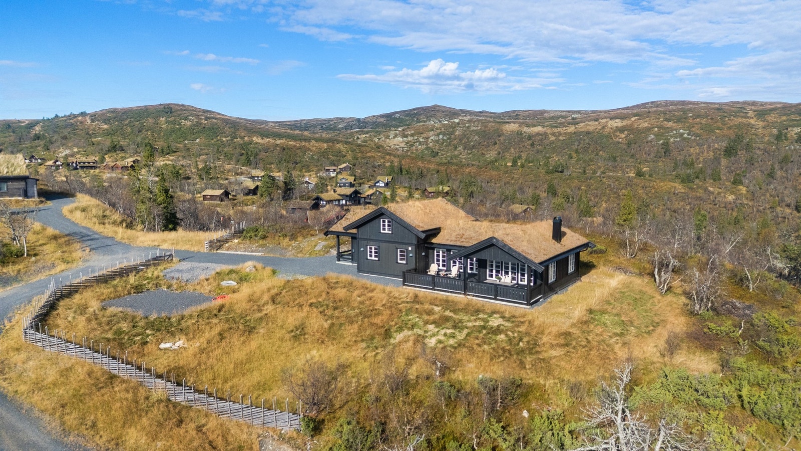 God plass til parkering på tomten Galleribilde