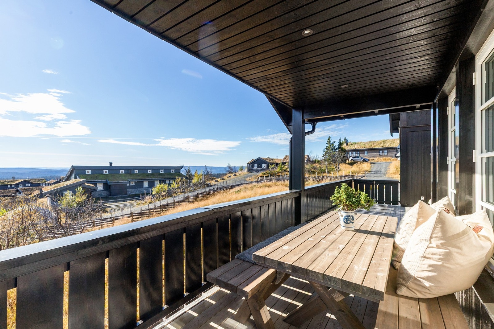 God plass til utemøblering. Galleribilde