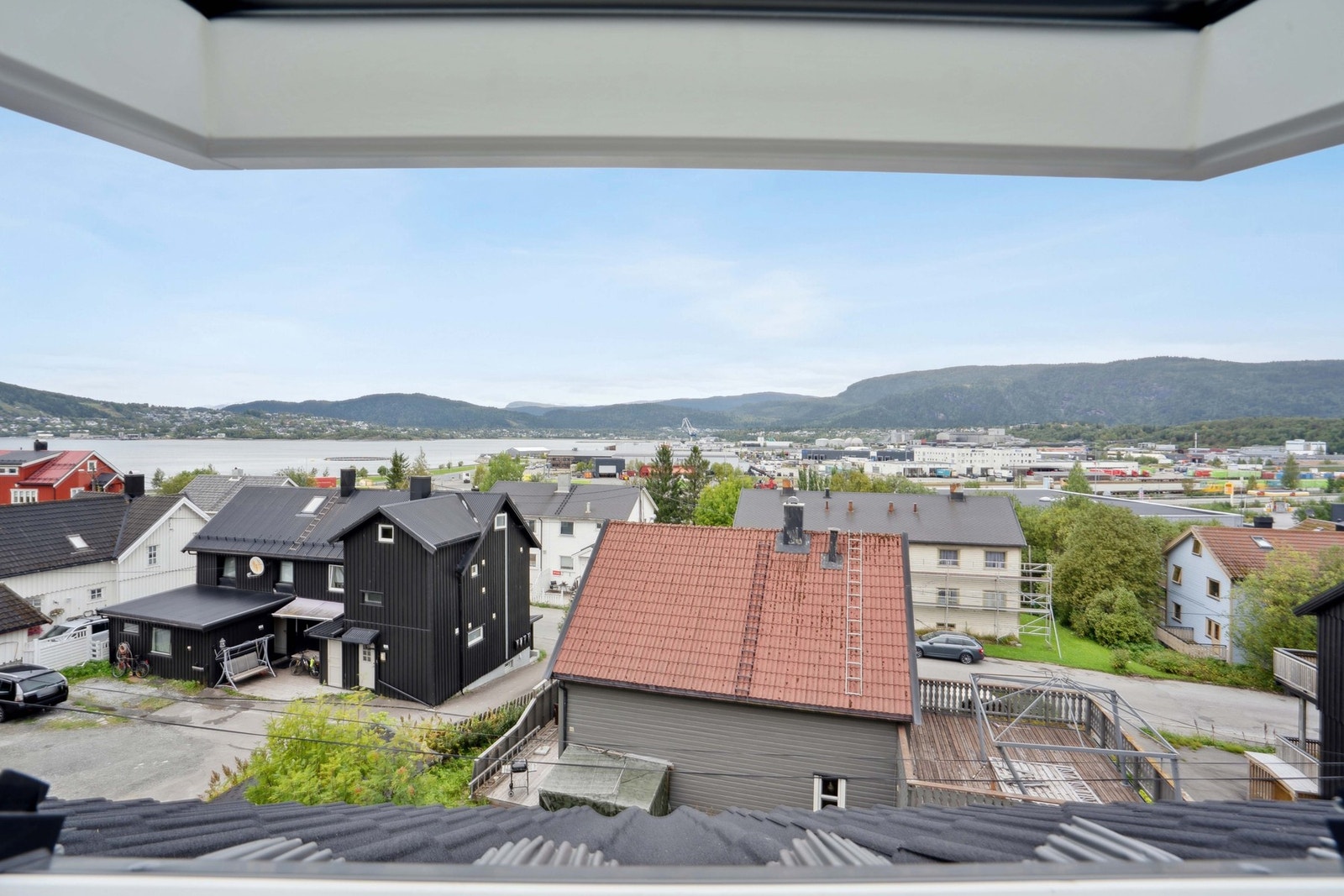 Flott utsikt fra veluxen. Galleribilde