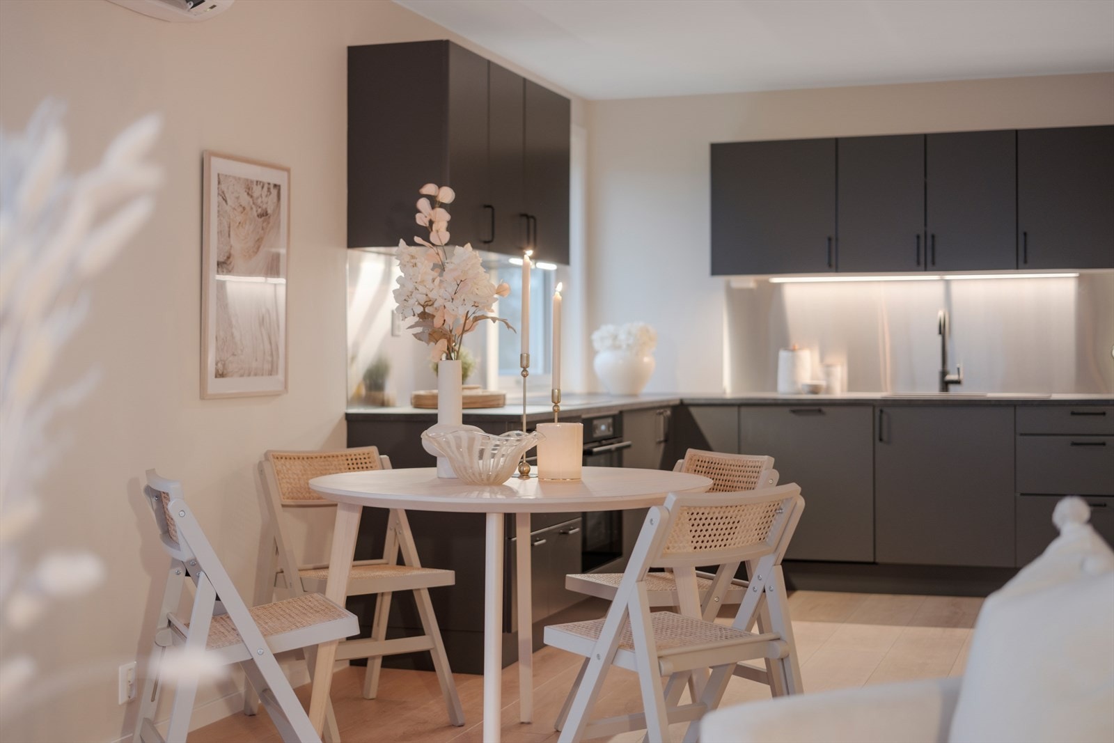 På stuen er det installert varmepumpe som er vurdert til TG0 av takstmann. Galleribilde