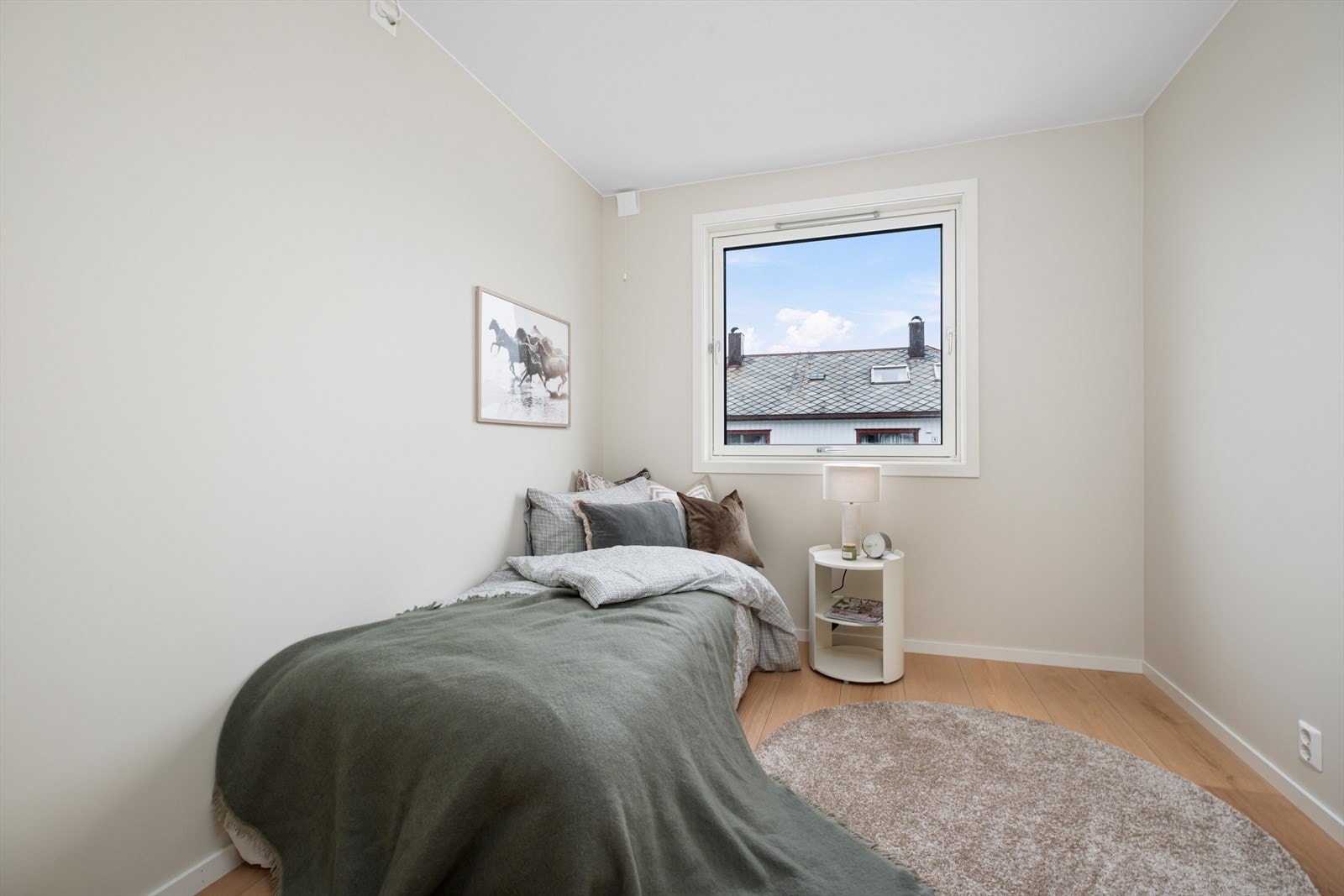 Det andre soverommet har et areal på 7,5m² med plass til dobbeltseng og garderobeløsning. Galleribilde