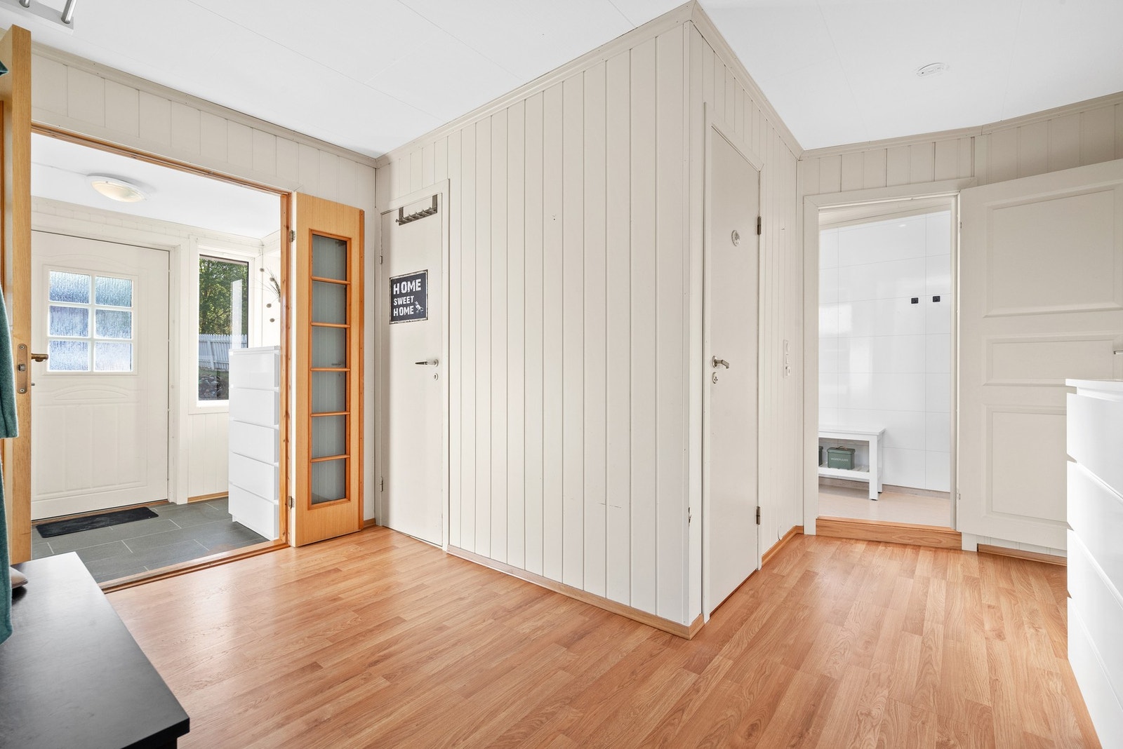 I vindfanget er det flis på gulv. Galleribilde