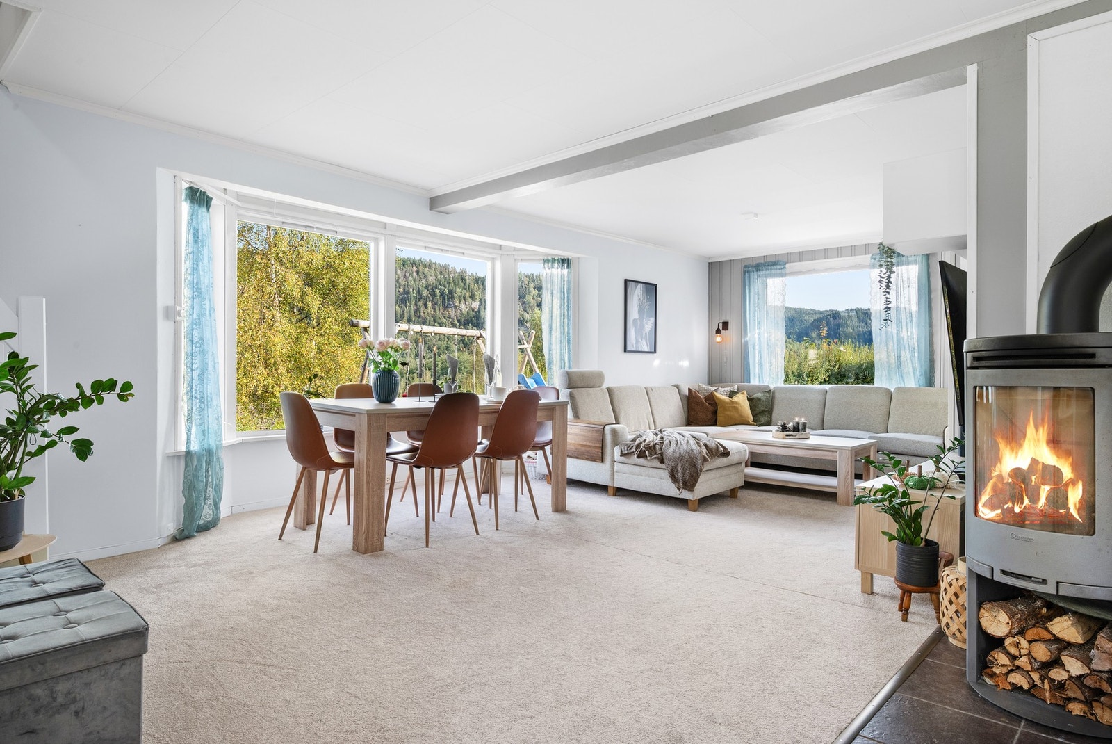 Boligen har en romslig stue på 28,5m². Galleribilde