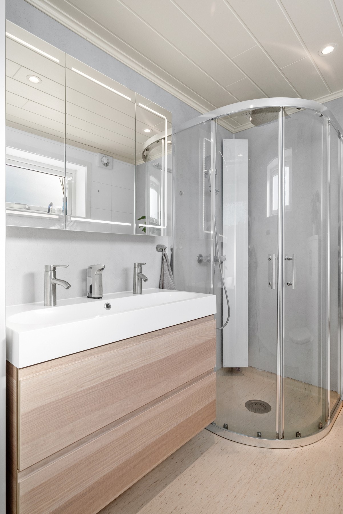 I 2020 ble det oppgradert med nye rør på bad og toalettrom. Galleribilde