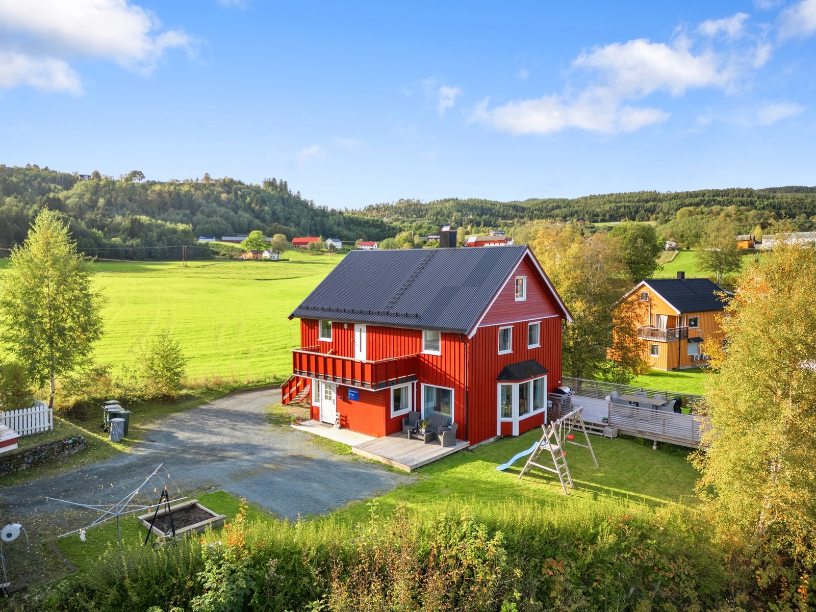 Eiendomsmegler1 v/Stian Konstad har gleden av å presentere Krogstadvegen 49! (Foto: Interiørfoto, Haukdal) Galleribilde