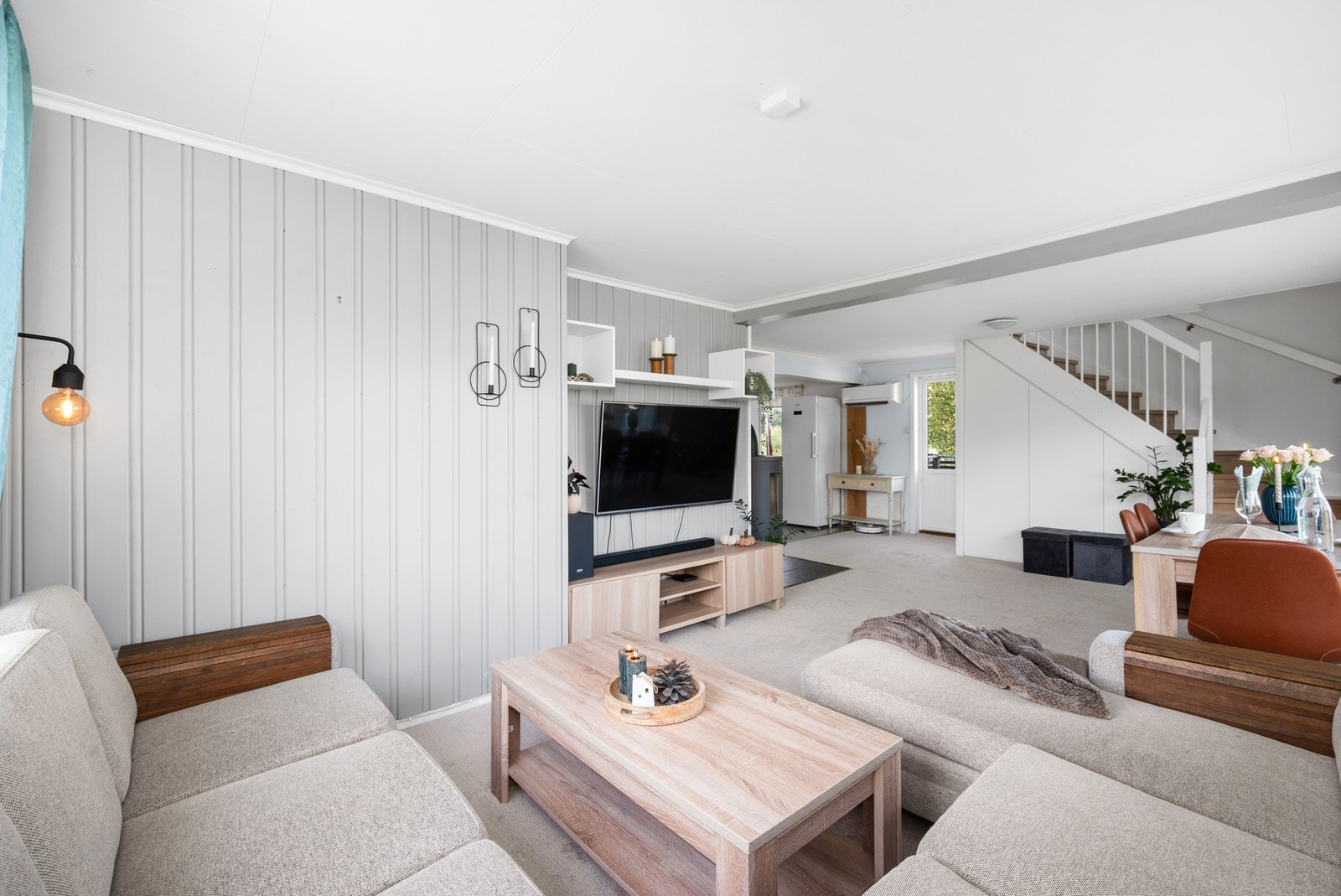 Boligen varmes opp med vedovn, varmepumpe og elektrisk oppvarming. Galleribilde