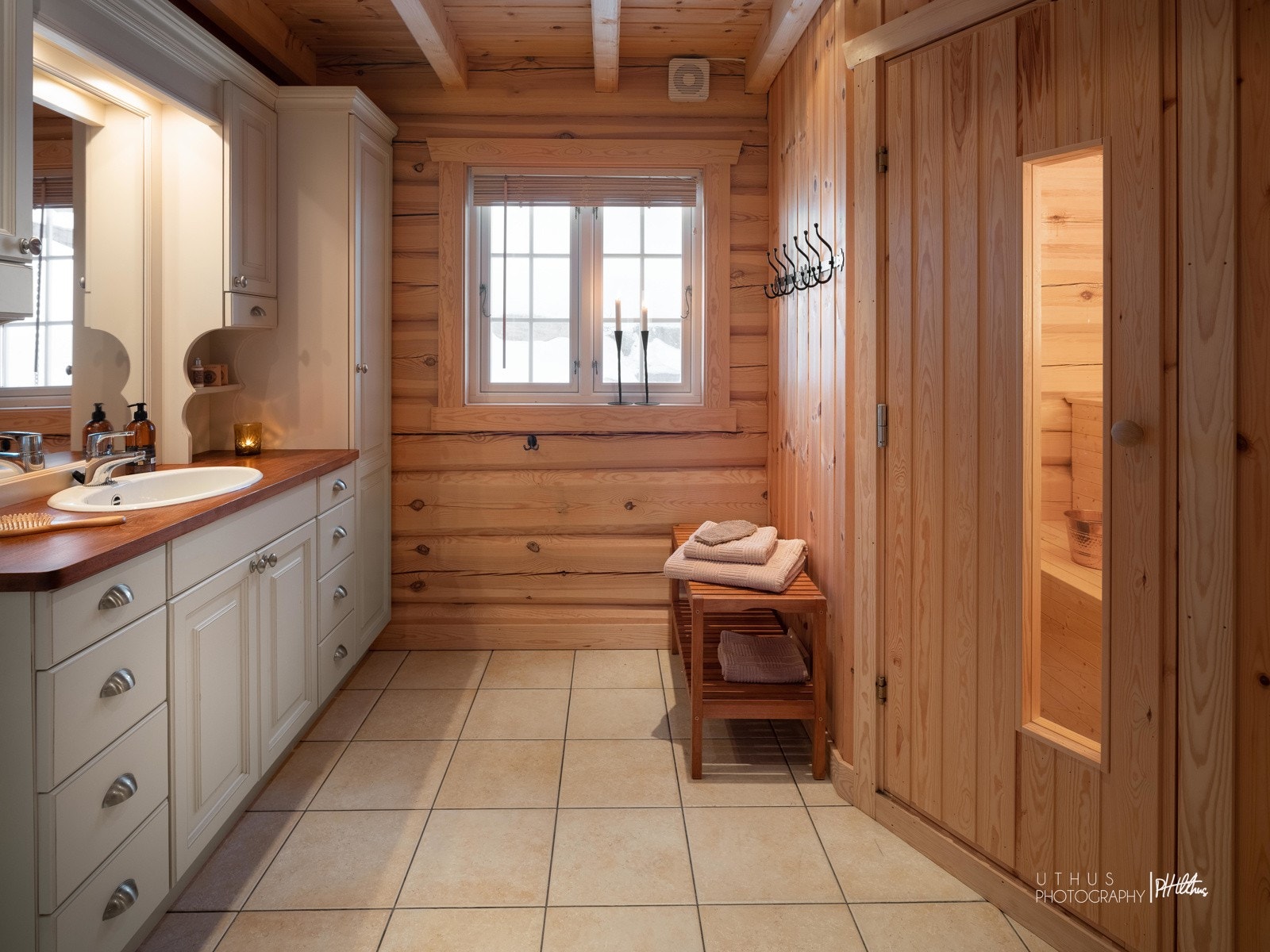 Bad 2 med badstue Galleribilde