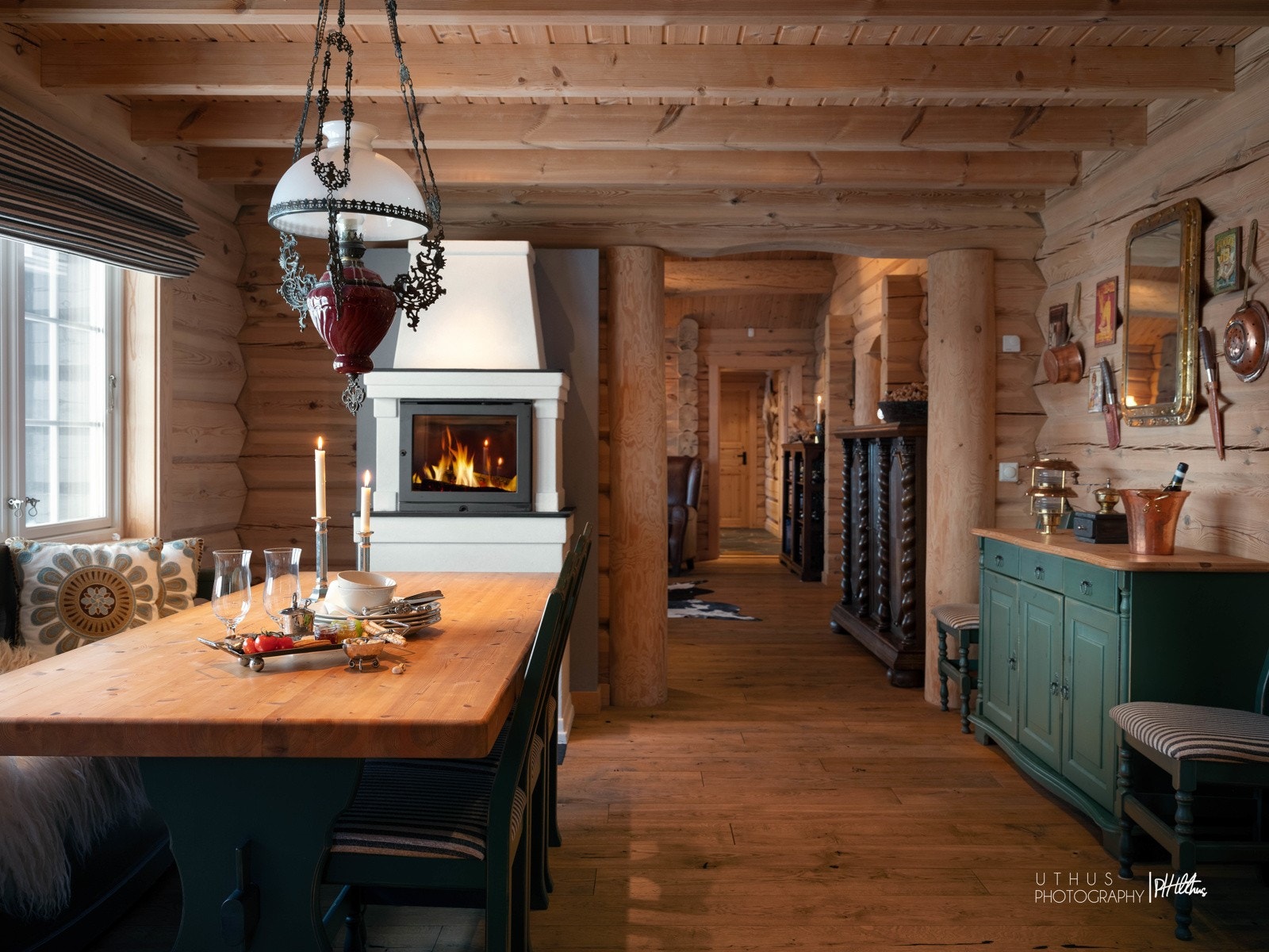 Med egen peis ved spisebordet blir de lange middagene ekstra koselig Galleribilde