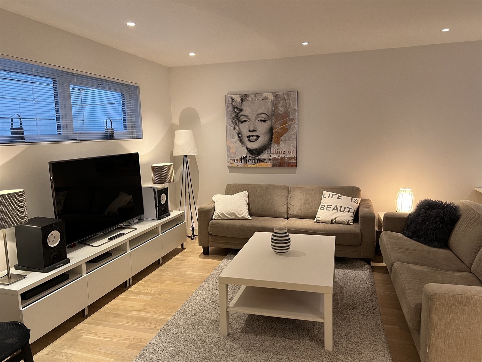 Selgers private bilde av hybelen - Hybelen leies i dag ut for kr 13.000,- pr mnd Galleribilde