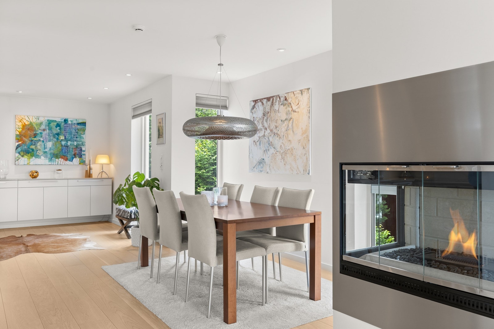 God plass til spisebord Galleribilde