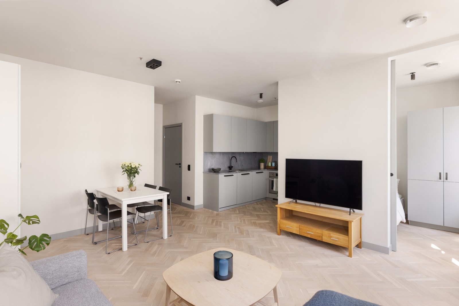 Åpen stue og kjøkkenløsning. Galleribilde