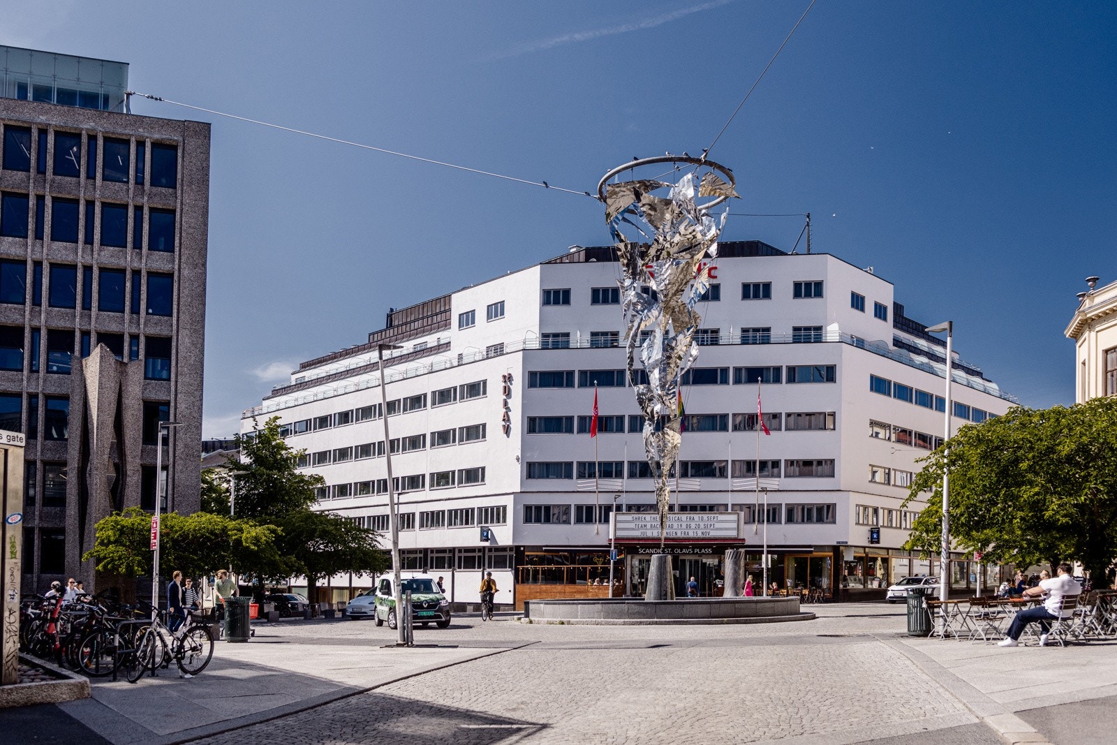 St. Olavs plass med sin vakre lysfontene som ble åpnet av prinsesse Märtha Louise i 2009. Galleribilde