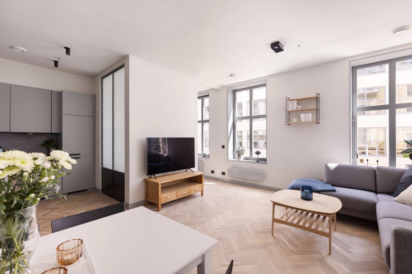 Hege Berg Thomstad ønsker velkommen til en meget pen og påkostet bolig i Oslo sentrum! Galleribilde