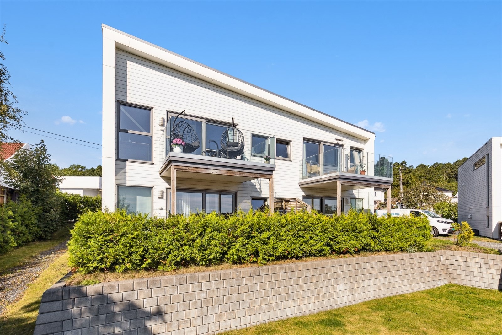 Leiligheten ligger i et attraktivt område med nærhet til sjøen og sentrum. Galleribilde