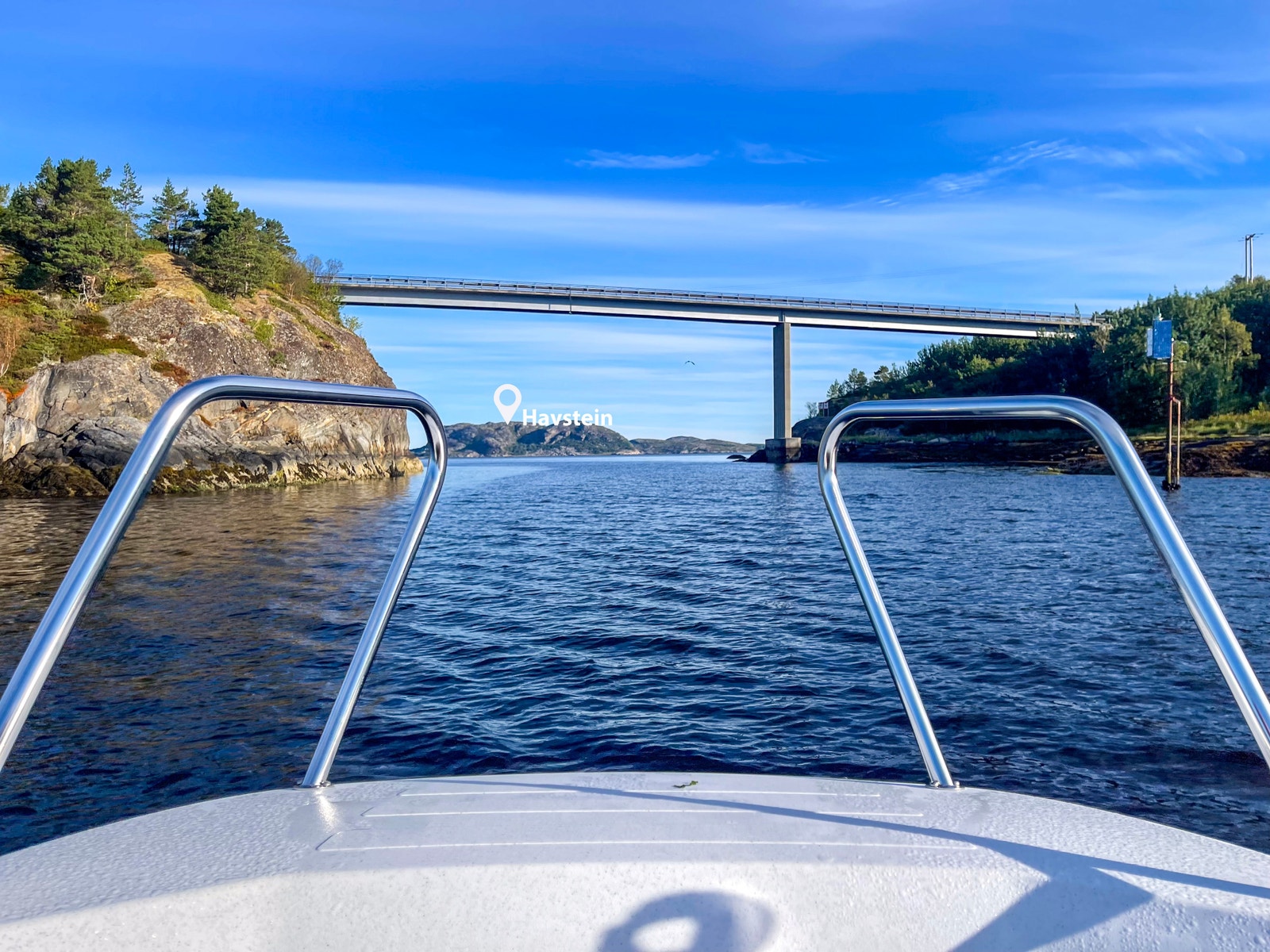 Turen til Havstein fra fastlandet tar 7-10 minutter Galleribilde