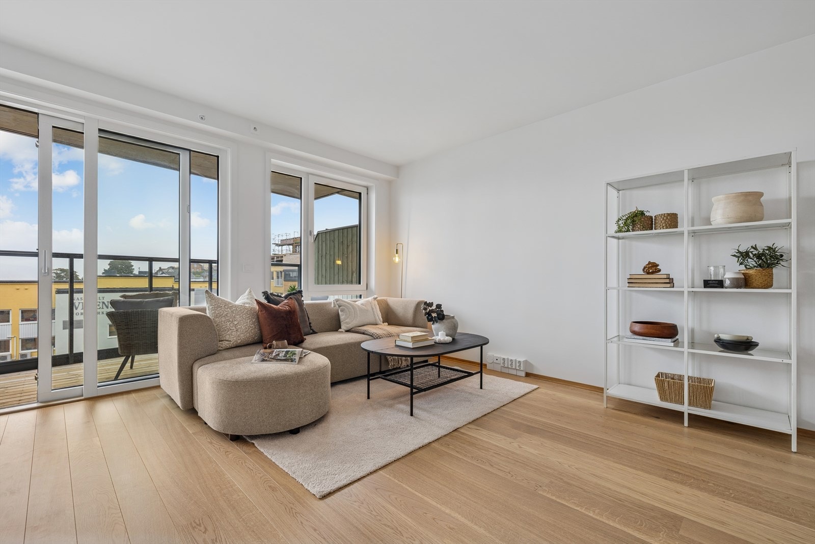 Herfra er det utgang til en overbygd balkong. Galleribilde