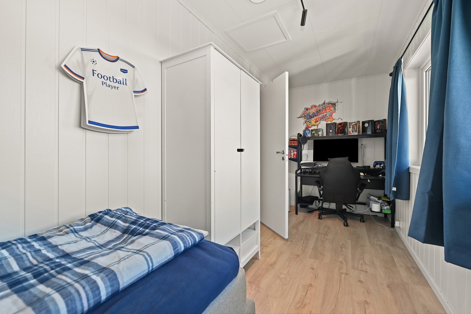 Her har du plass til både seng og skrivepult Galleribilde