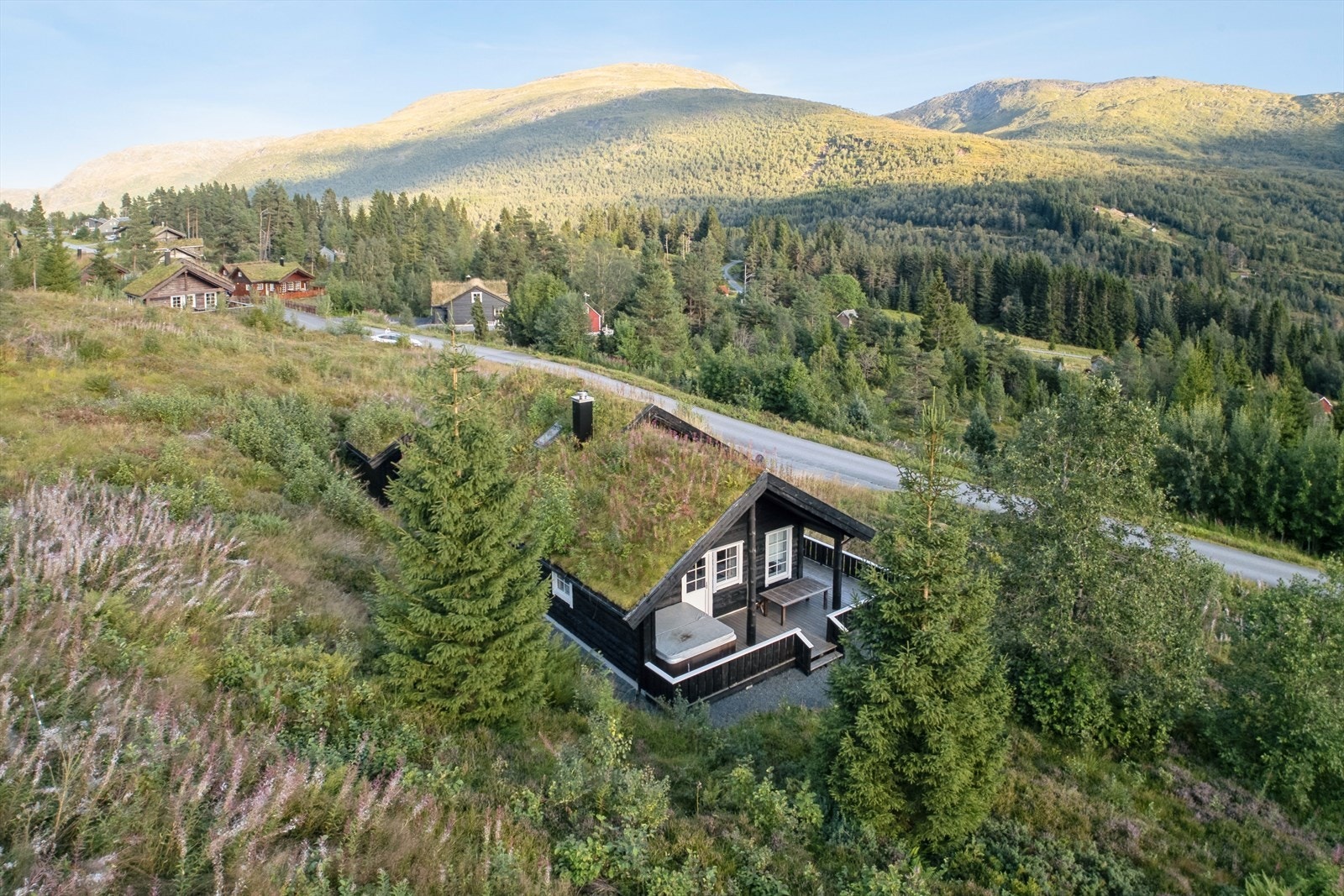 Harpefossen er eit populært hytteområde, fantastisk flott både sommar- og vinterstid Galleribilde