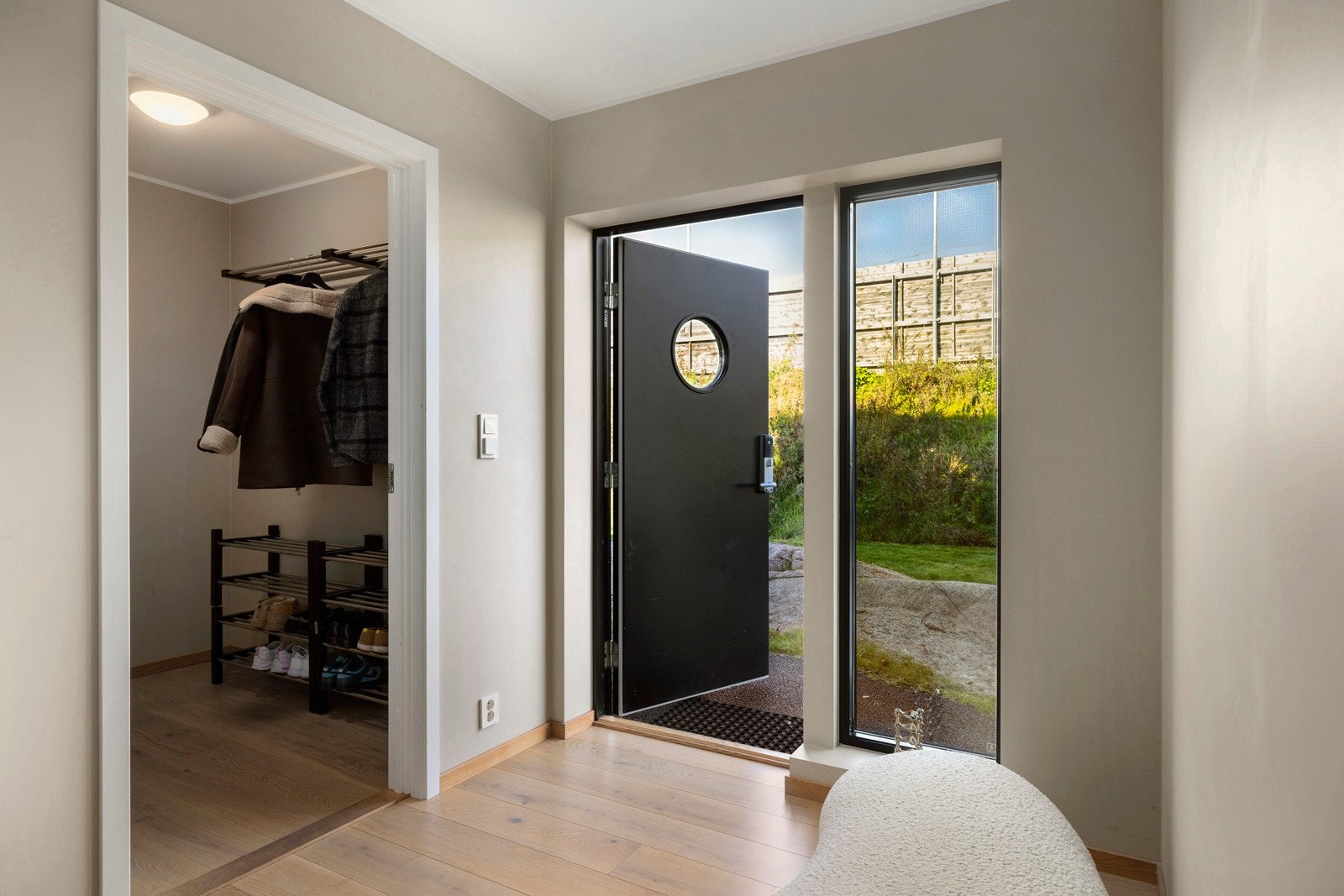 Hele leiligheten har behagelig gulvvarme via varmekabler. Galleribilde