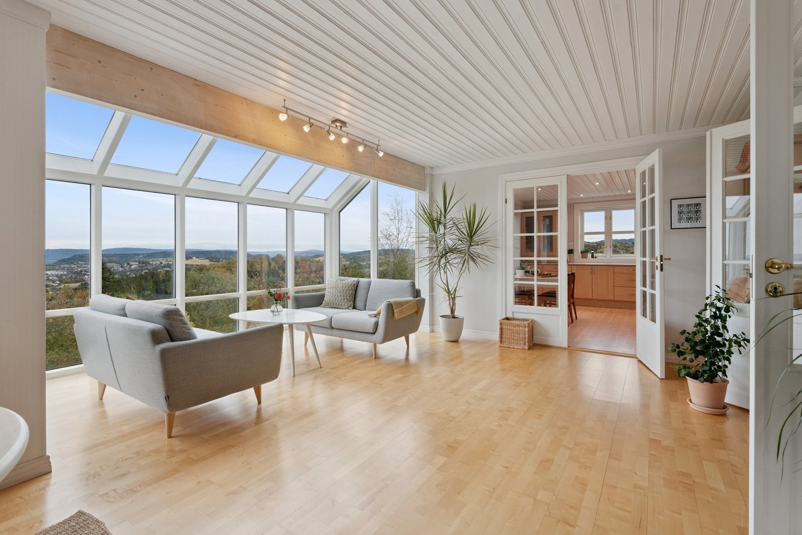 Vinterhagen er et lunt og lyst oppholdsrom. Galleribilde