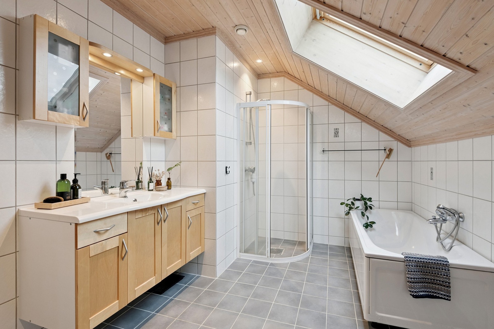 Badet har gulvvarme. Galleribilde