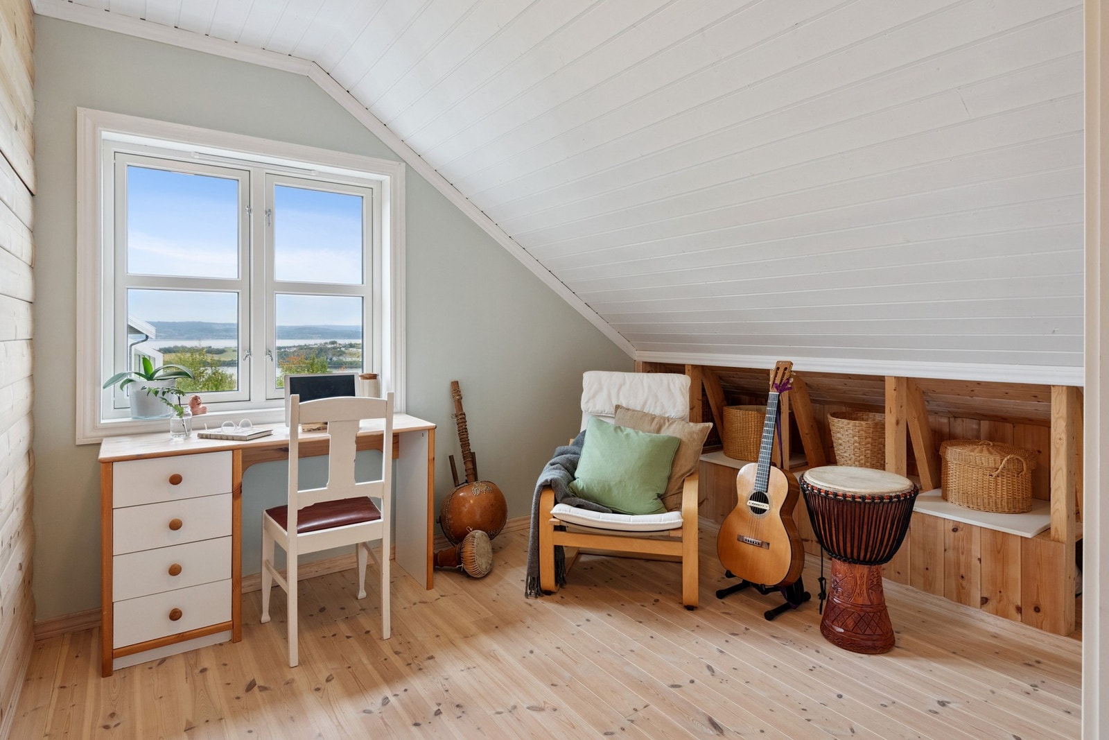 Det er totalt 5 soverom i boligen. Galleribilde