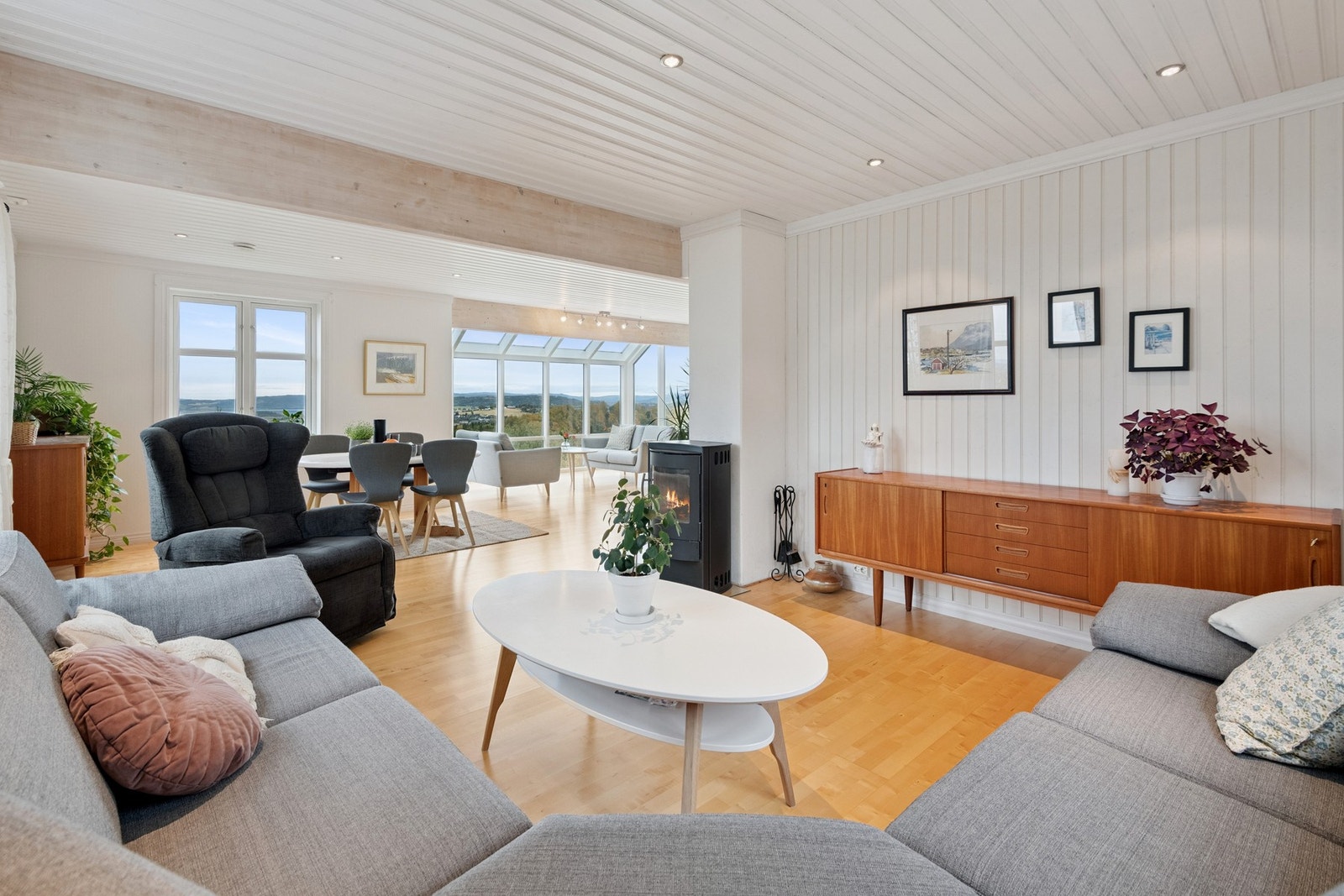 Åpen løsning mellom de ulike sonene skaper en åpen og god atmosfære. Galleribilde