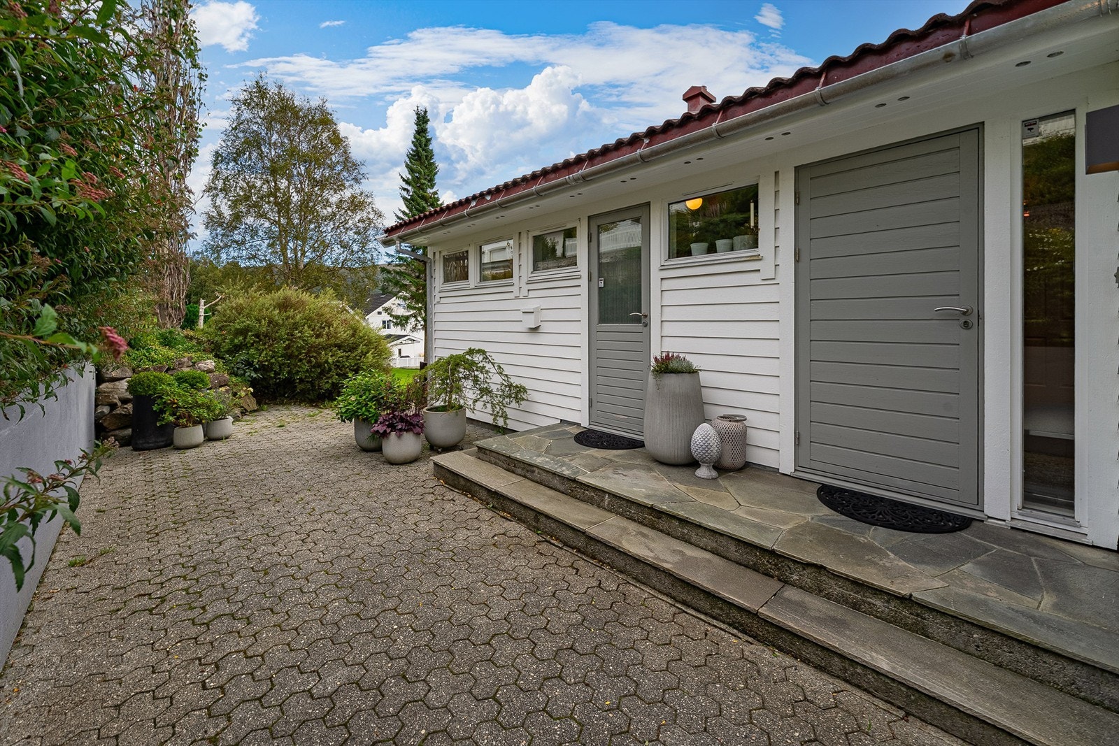 Inngangsparti. Galleribilde