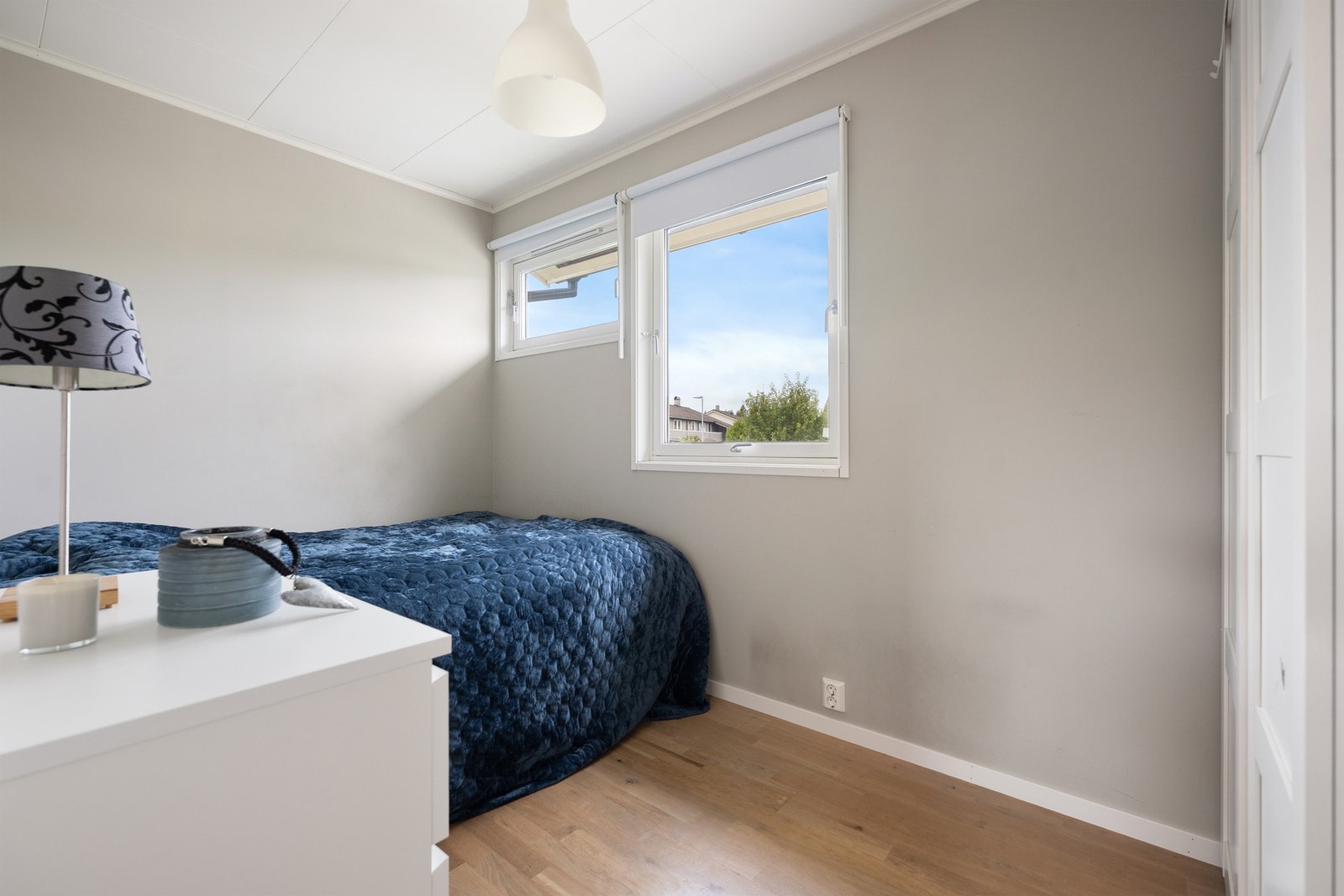 Bod (innredet som soverom nr. 4). Rommet er byggemeldt som bod i bygningstegningene og dermed ikke godkjent for varig opphold. Galleribilde