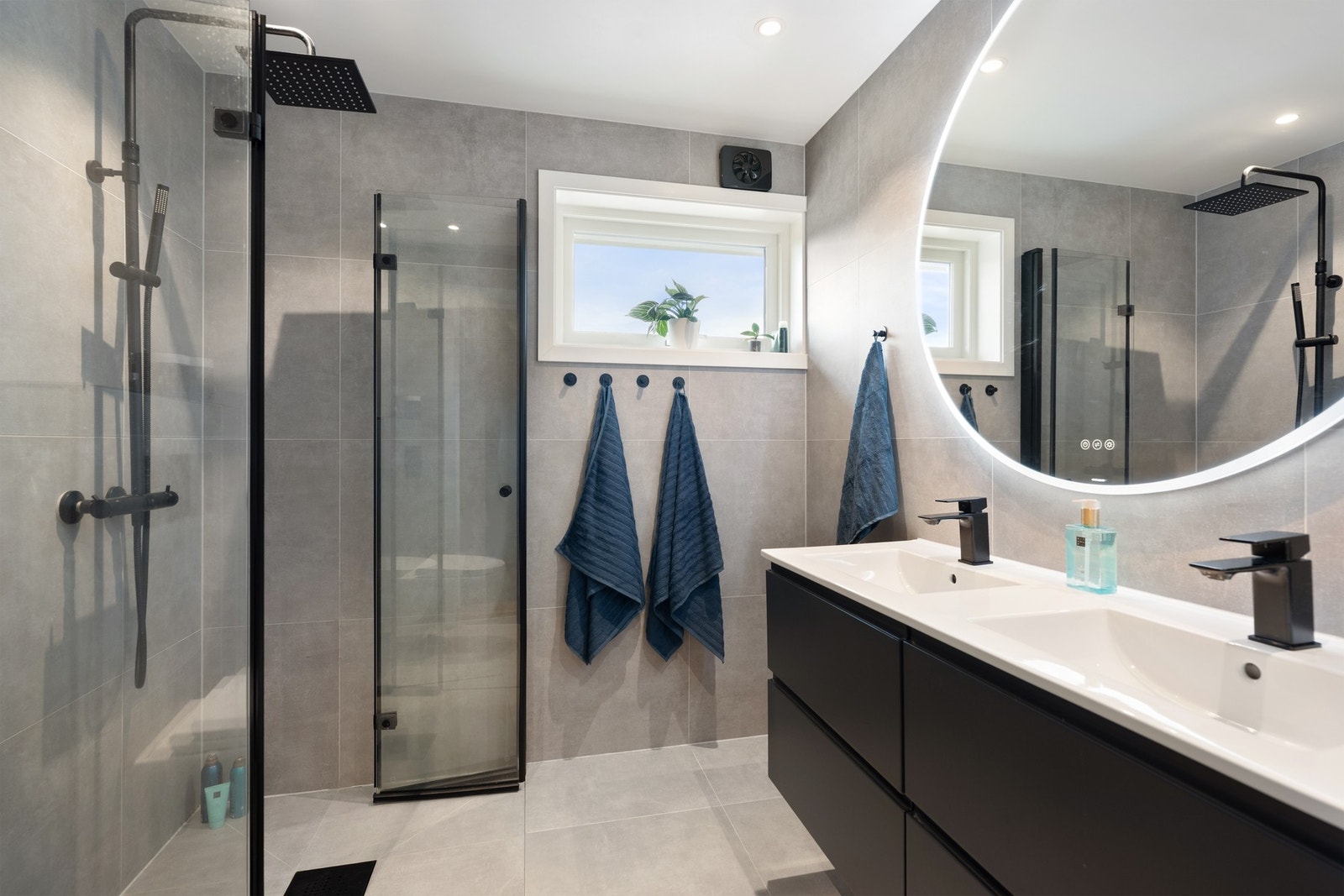 Badet i 2. etasje ble pusset opp i 2022. Galleribilde