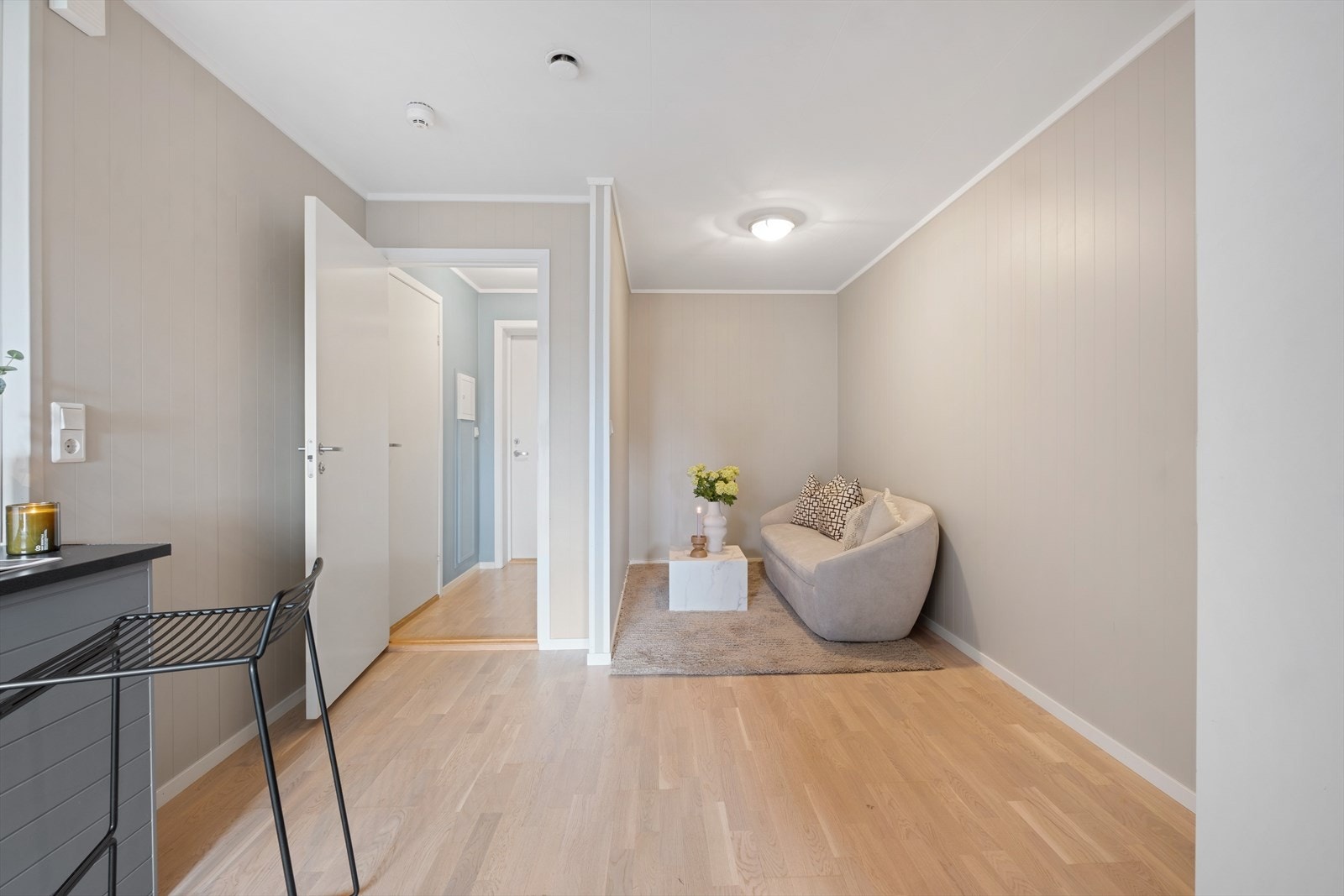 Koselig stue del med plass til sofakrok. Galleribilde