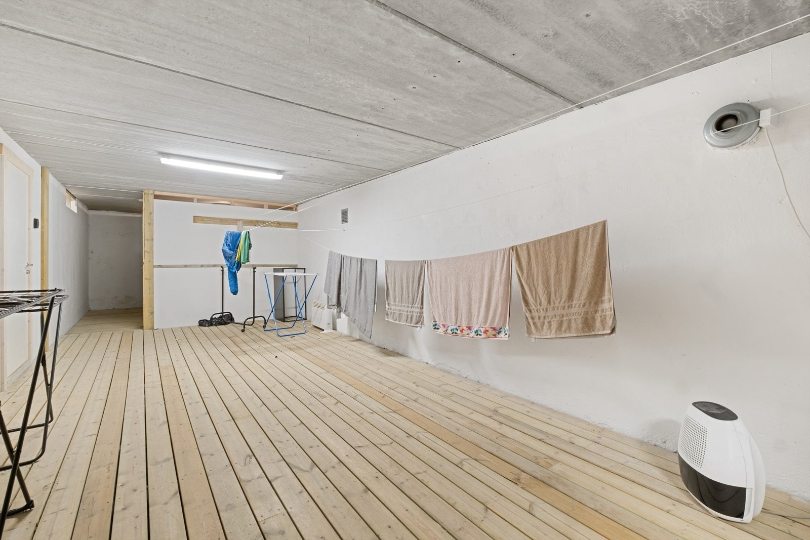 Felles vaskerom i kjeller. Galleribilde