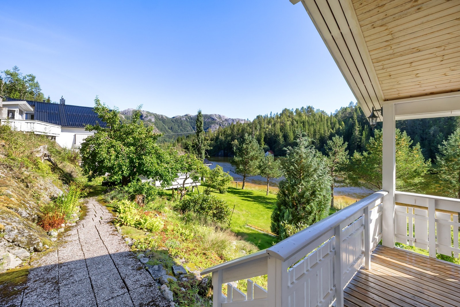 Pent opparbeidet uteområde. Galleribilde