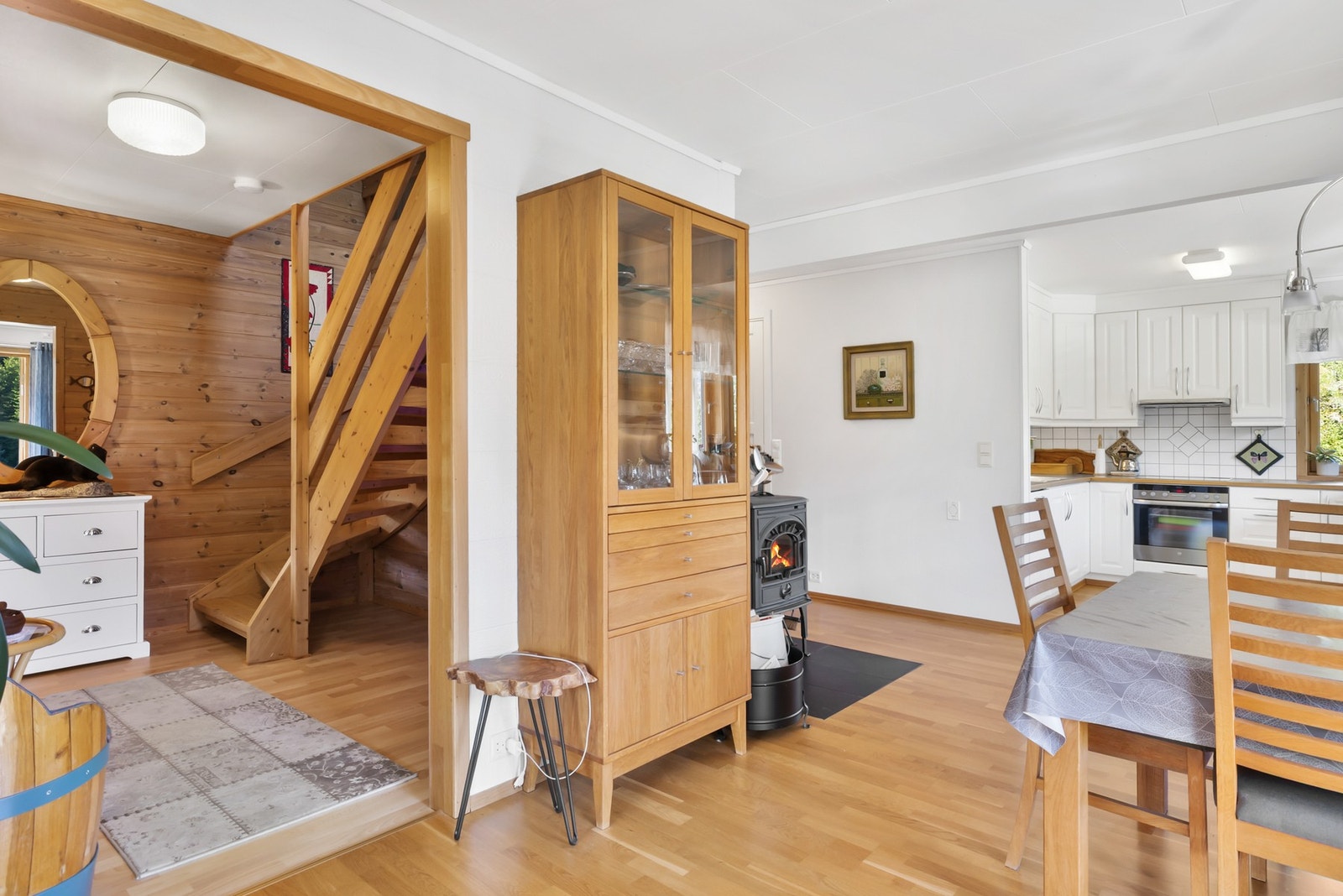 Overgang stue/kjøkken. Galleribilde