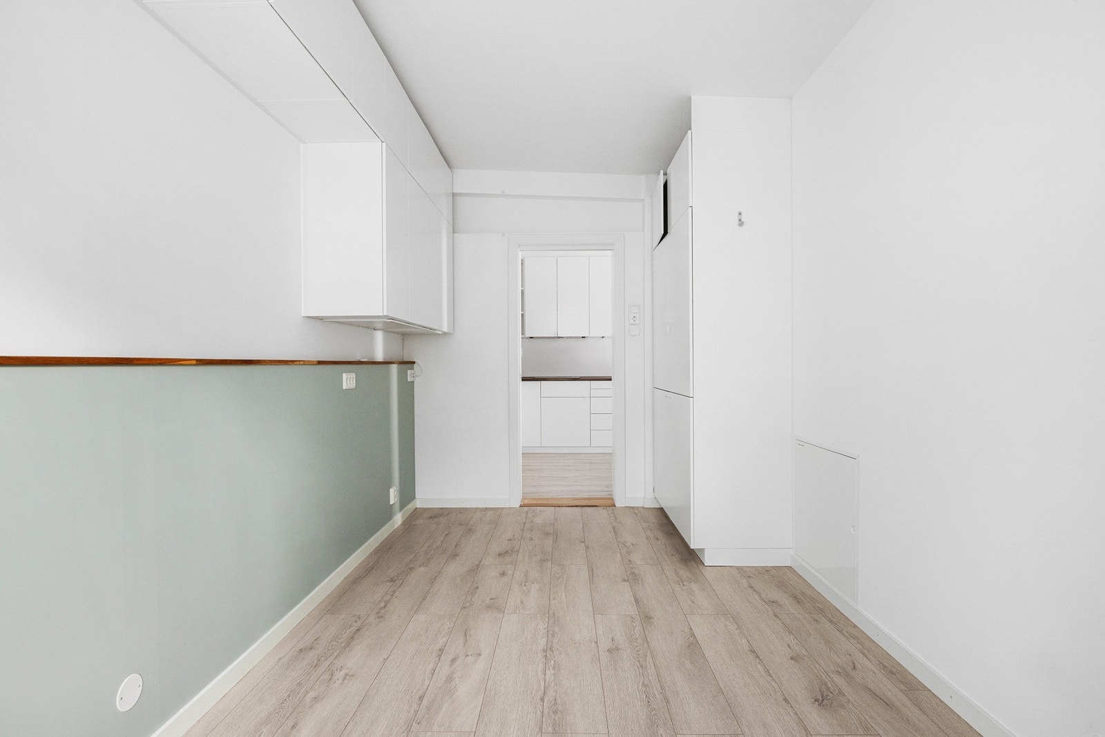 Soverom 2 med adkomst fra kjøkken. Galleribilde