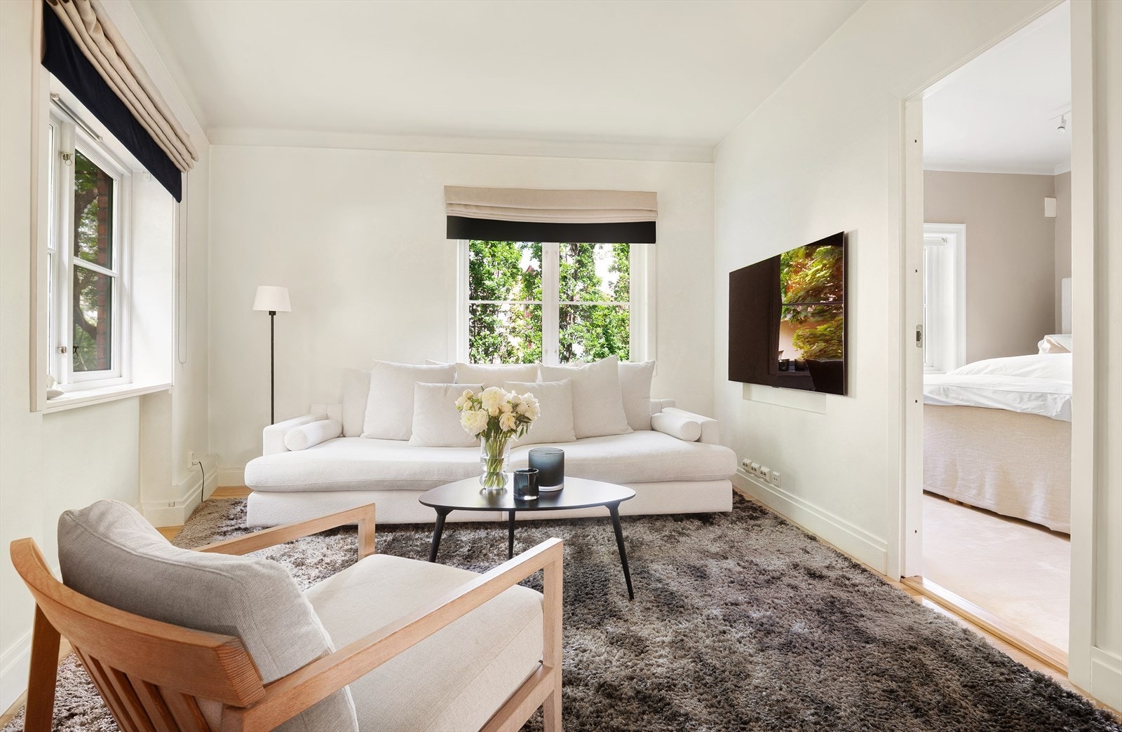 Lys og luftig stue med gode møbleringsmuligheter. Galleribilde