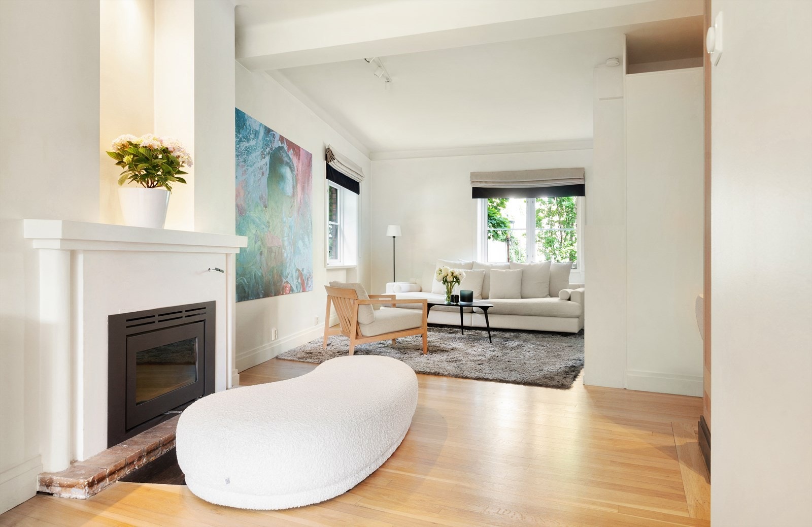 Dette er en unik mulighet til å sikre seg en lys og gjennomgående 2-roms endeleilighet, med en svært attraktiv beliggenhet på Briskeby. Galleribilde