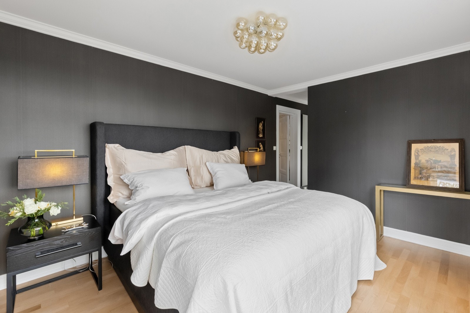 Stort og behagelig hovedsoverom i 2. etasje.