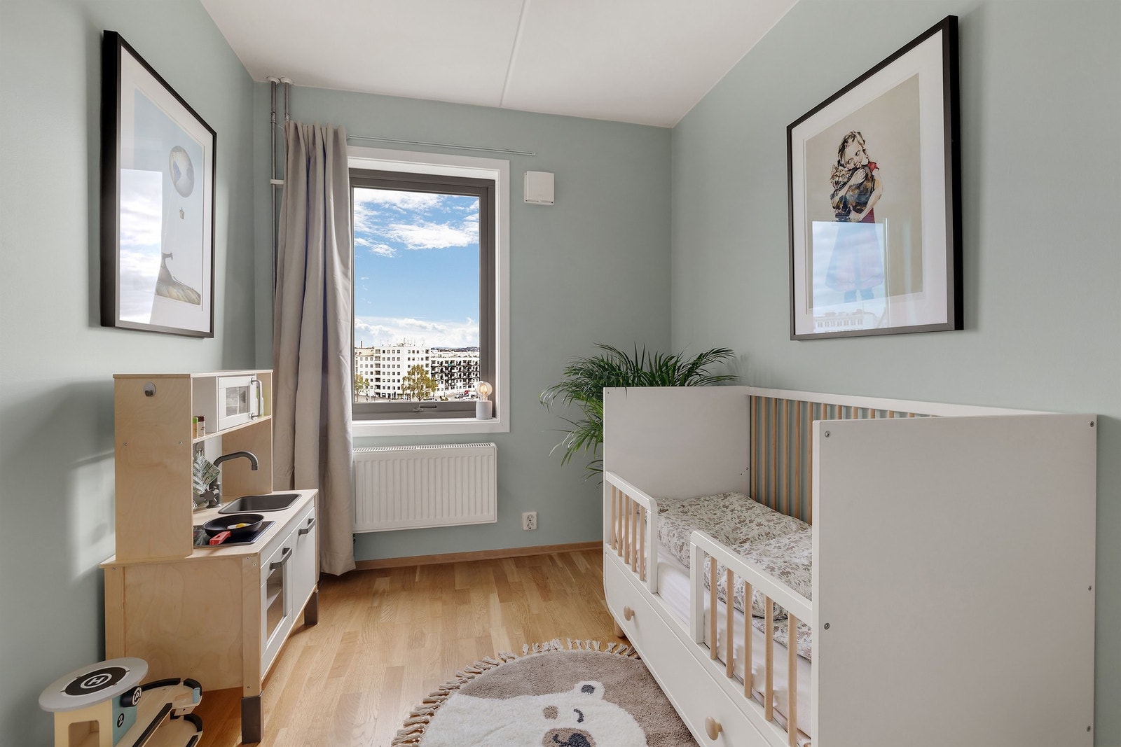 Det andre rommet har også plass til alt en skulle trenge. Galleribilde