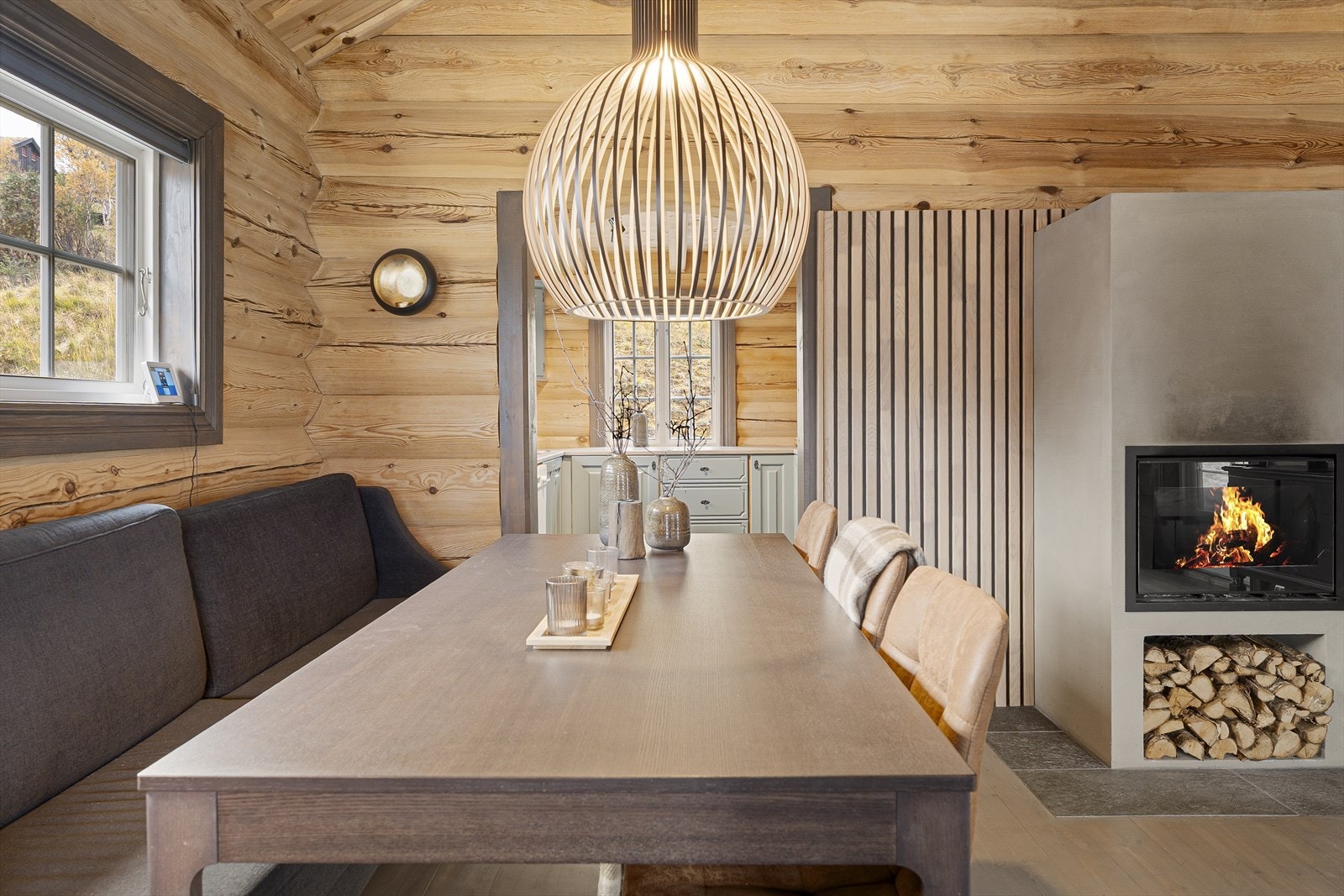 Gode møbleringsmuligheter med god plass til spisebord og sofakrok. Galleribilde