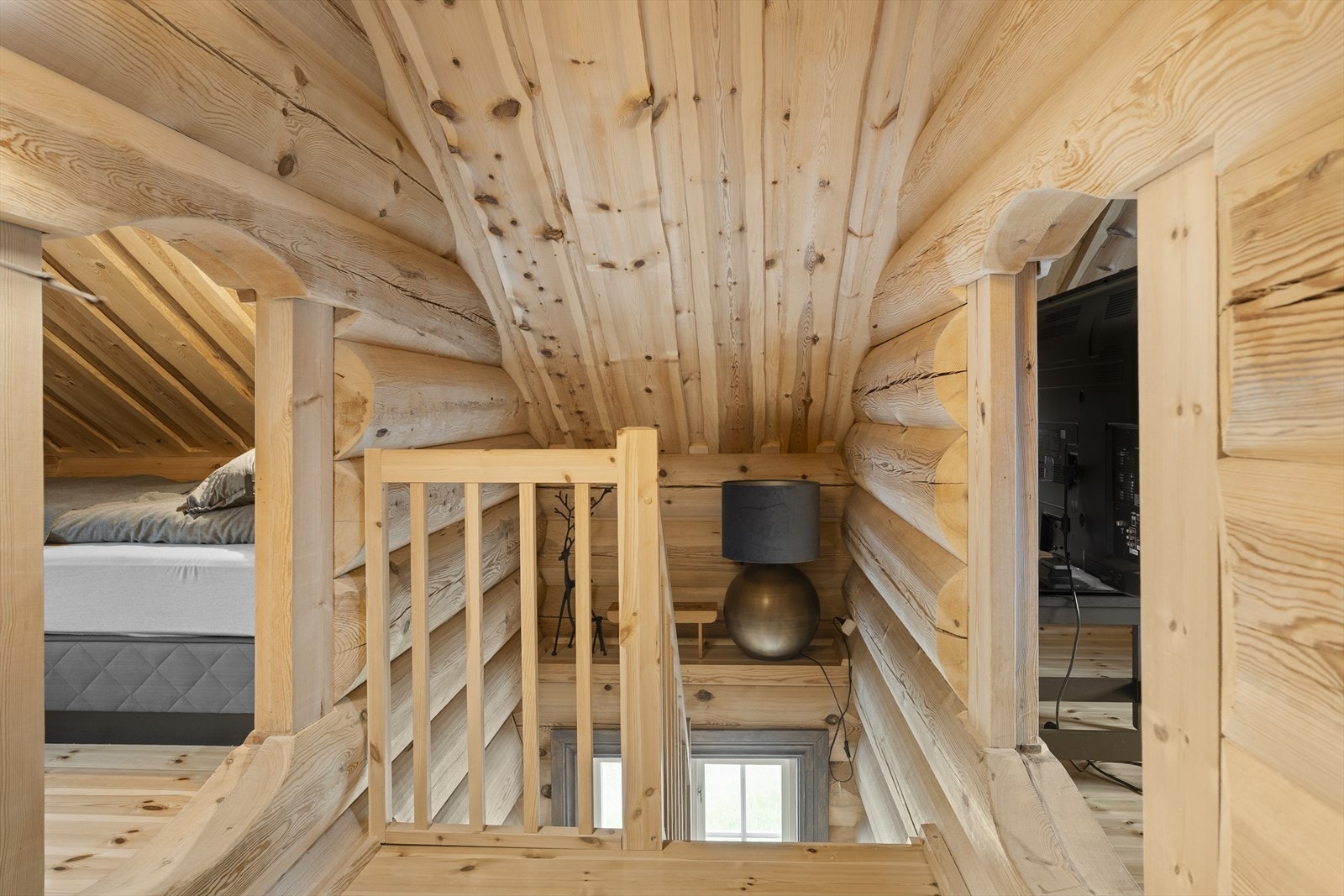 Trapp opp til hems Galleribilde