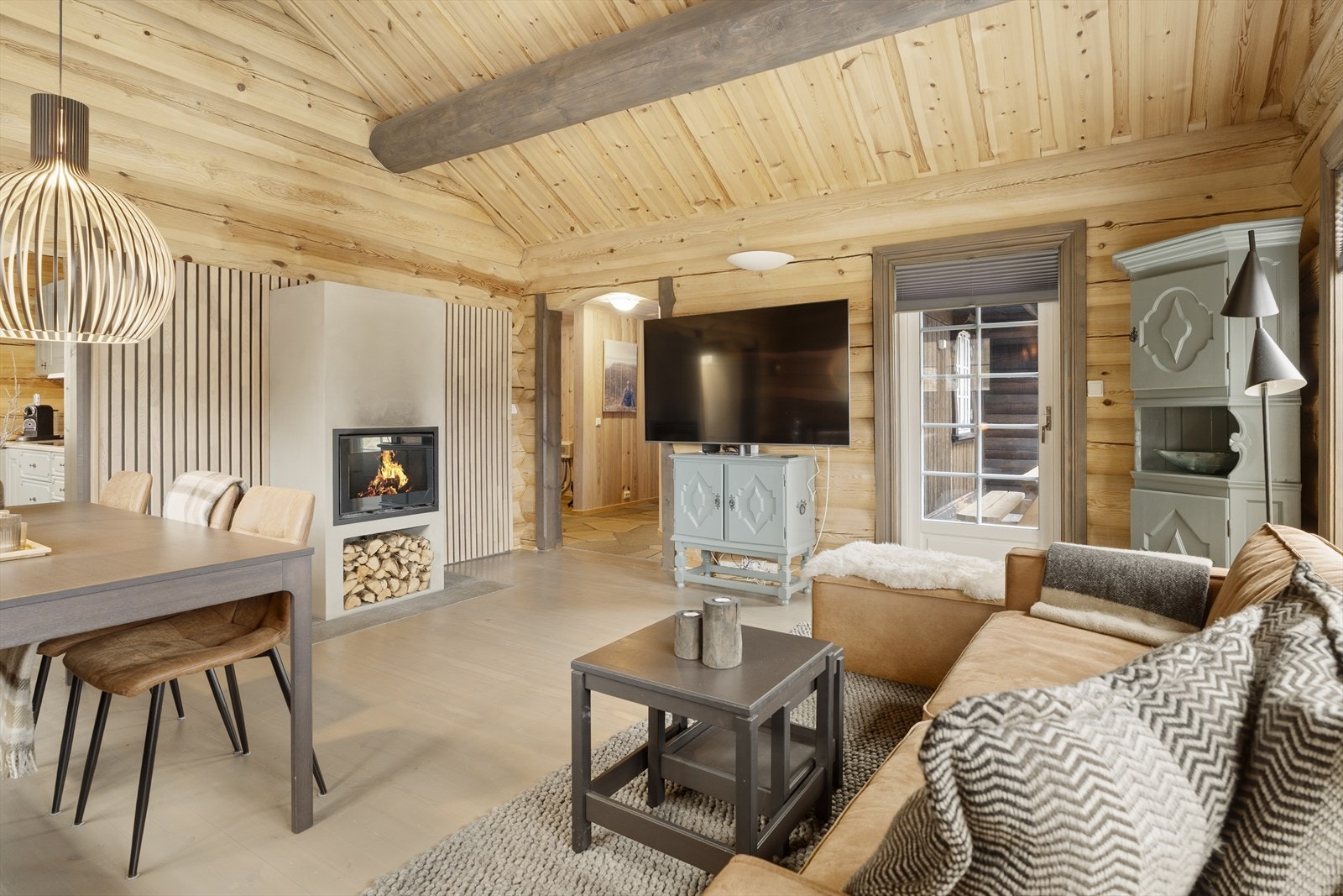 God planløsning med 3 soverom, to stuer, kjøkken bad, vaskerom/WC, romslig bod og hems Galleribilde