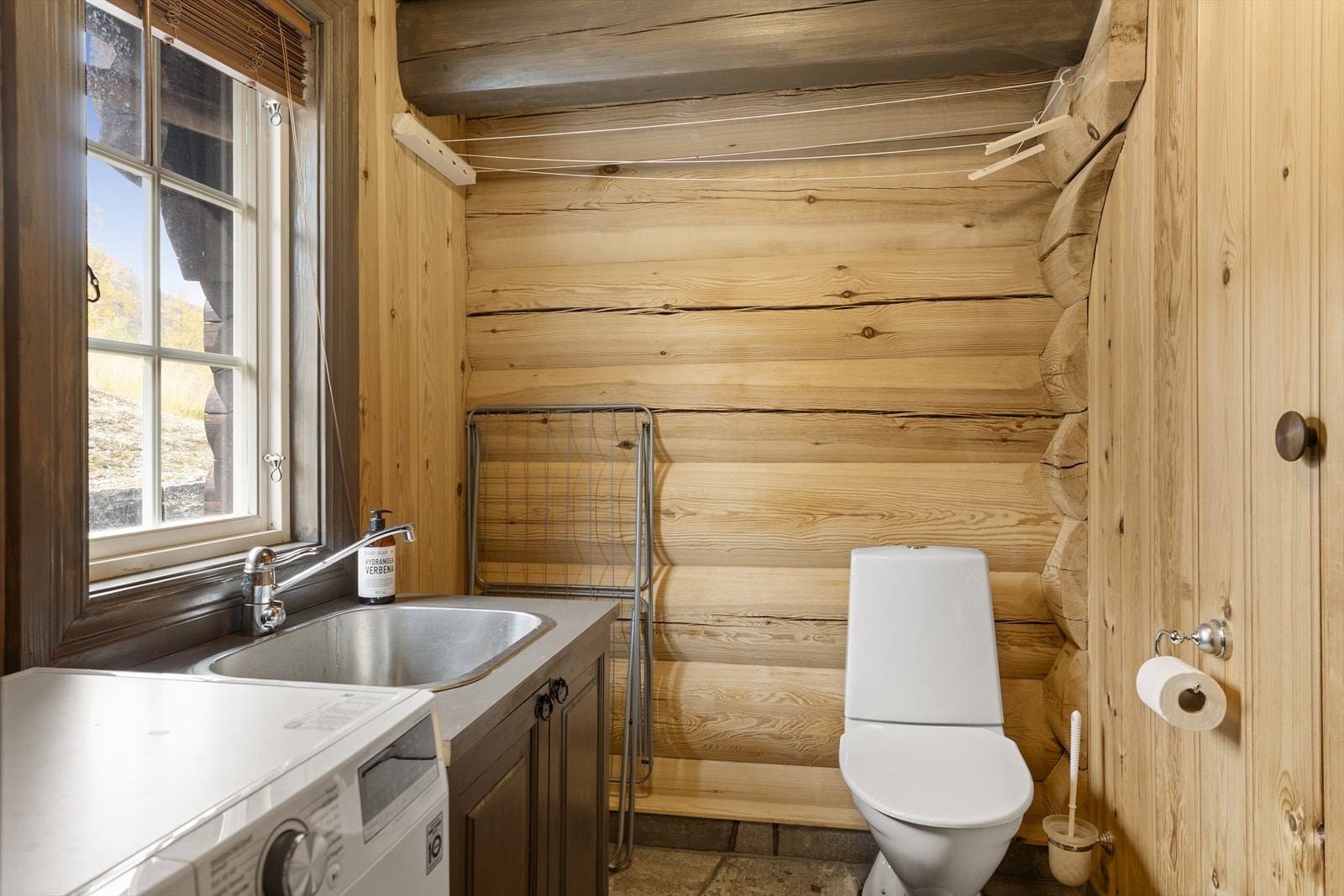 Praktisk vaskerom/toalettrom Galleribilde