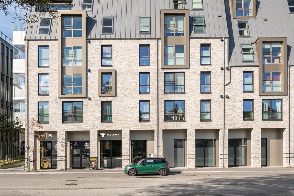 Vakker bygård i teglstein som ligger midt i Sandnes sentrum! Galleribilde