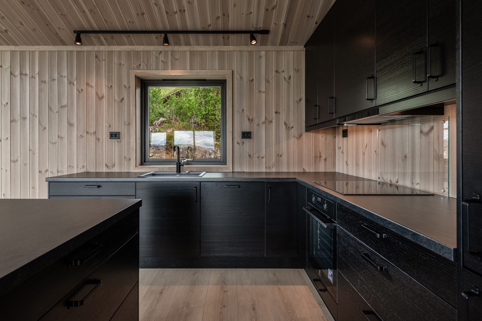 God plass til oppbevaring og innredning. Galleribilde