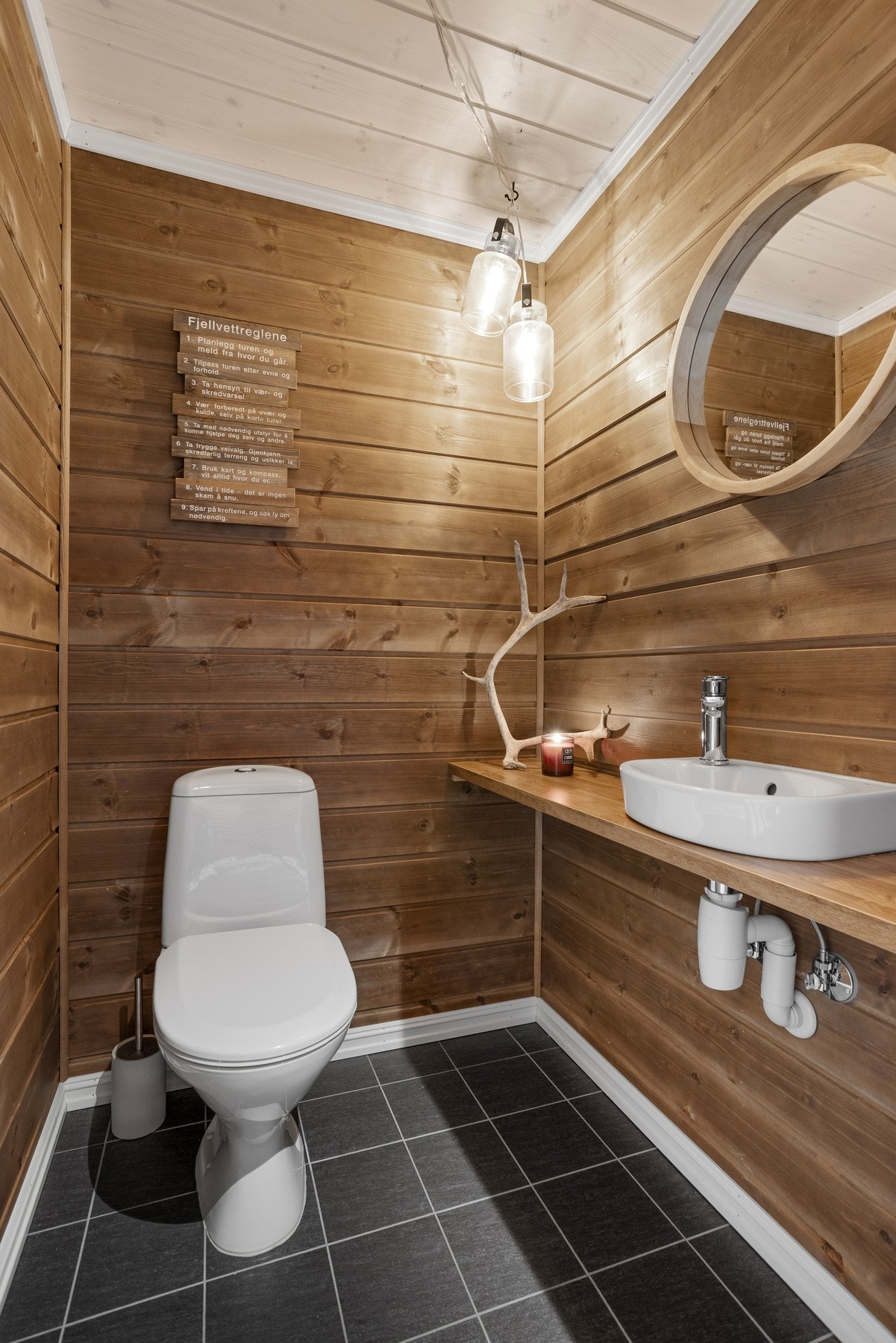 I tillegg har hytta et praktisk separat toalettrom Galleribilde