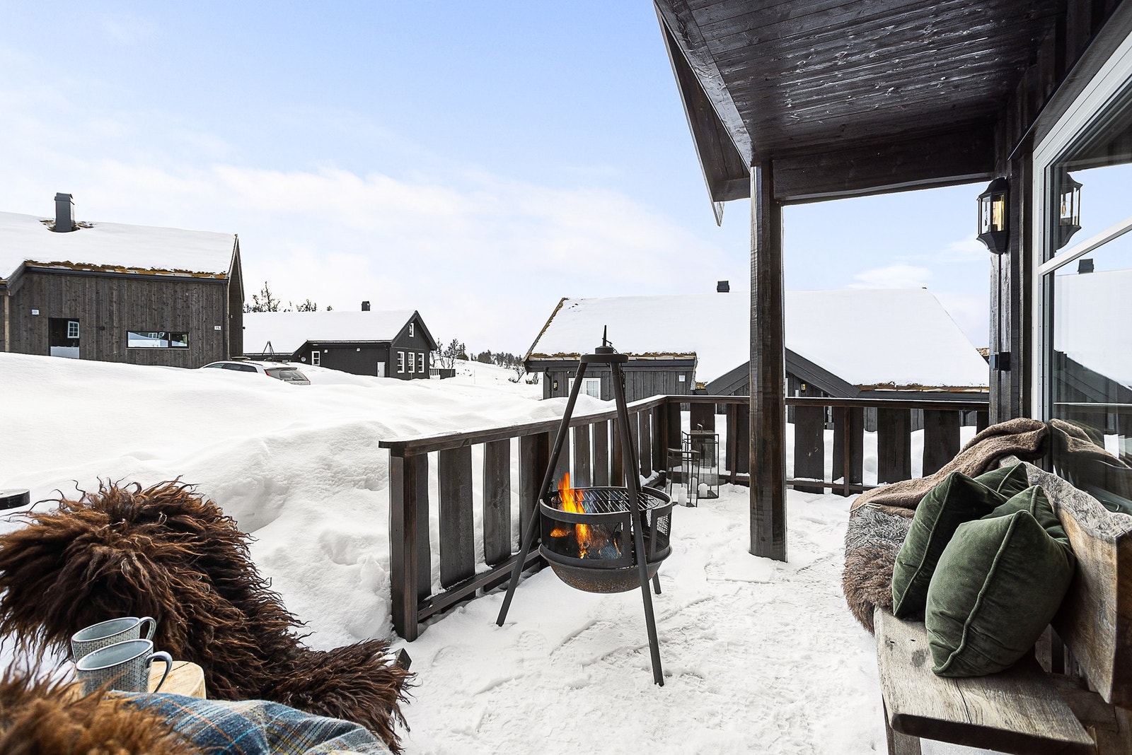 Hytta ligger flott plassert - Vestvendt på 1040 moh Galleribilde