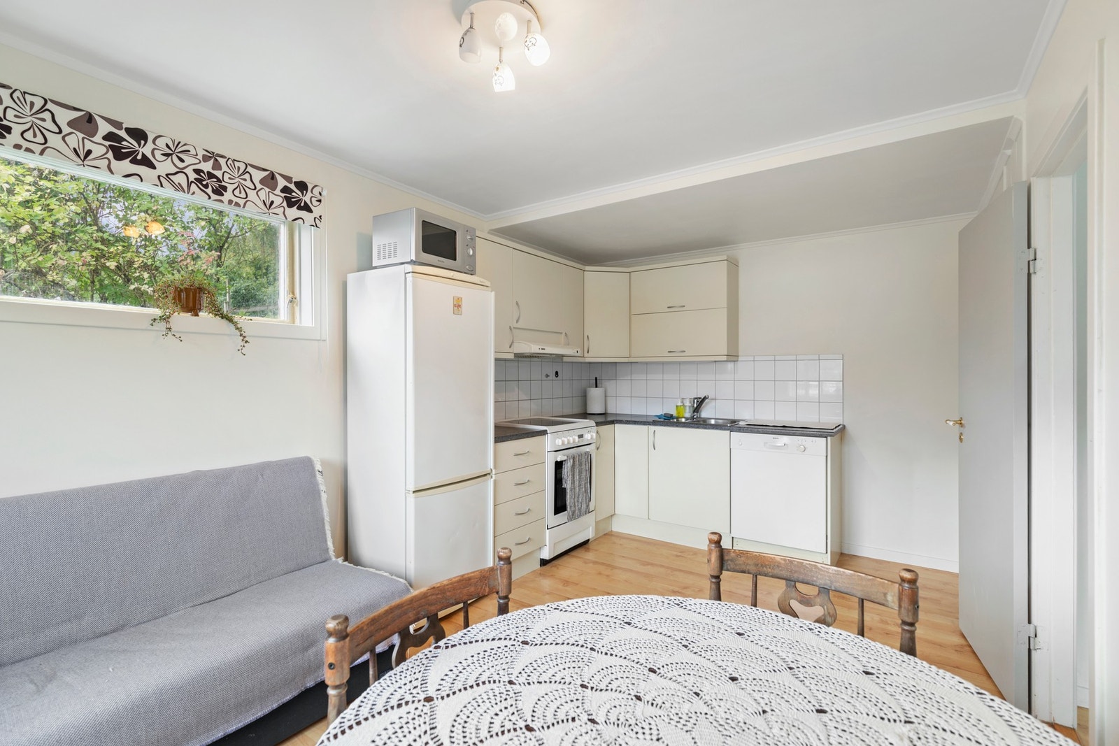 Ifbm. oppussing av rommet ble det også lagt nye vann- og avløpsrør i 2006 Galleribilde