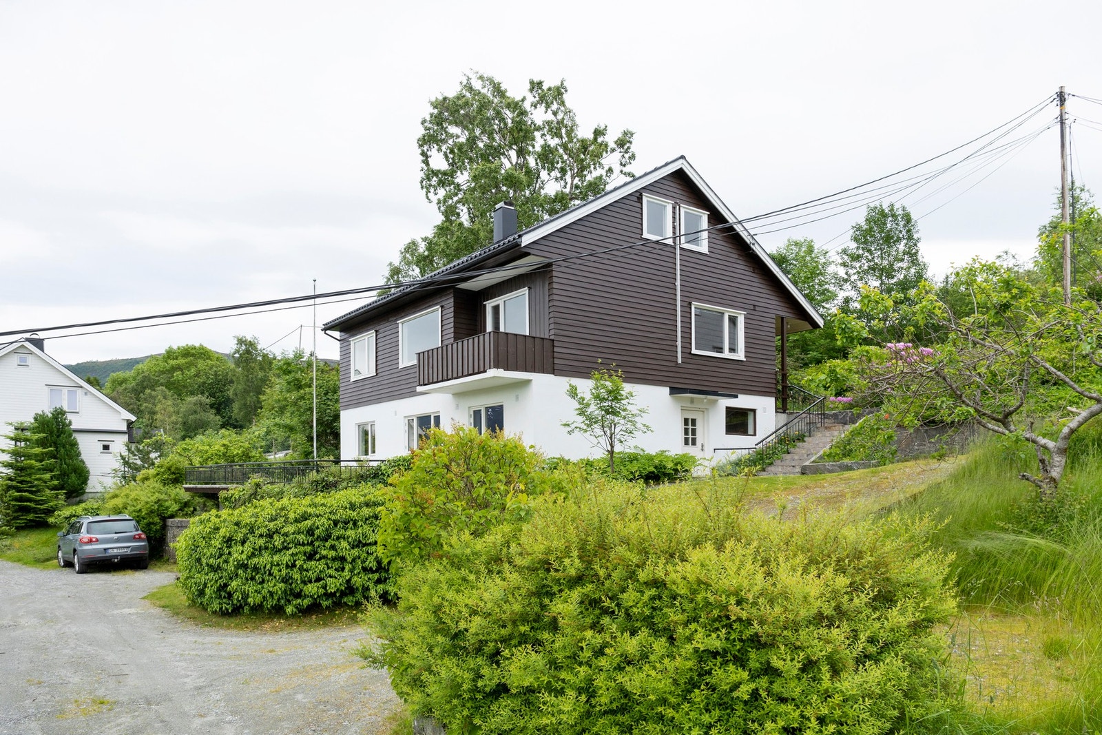 Boligen er beliggende som nest siste bolig i endevei Galleribilde