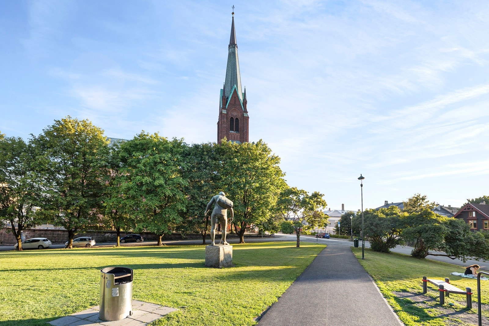 Kun et steinkast unna leiligheten ligger Uranienborgparken. Galleribilde